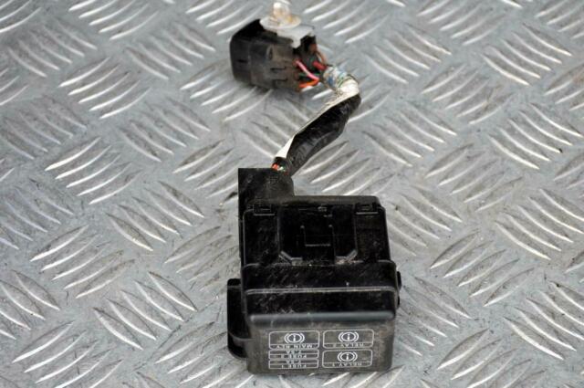 Mitsubishi Outlander 2.0 PHEV fuse and relay box 8565A162 ...
