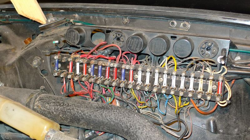 Modern 911 Fuse Panels - Pelican Parts ...