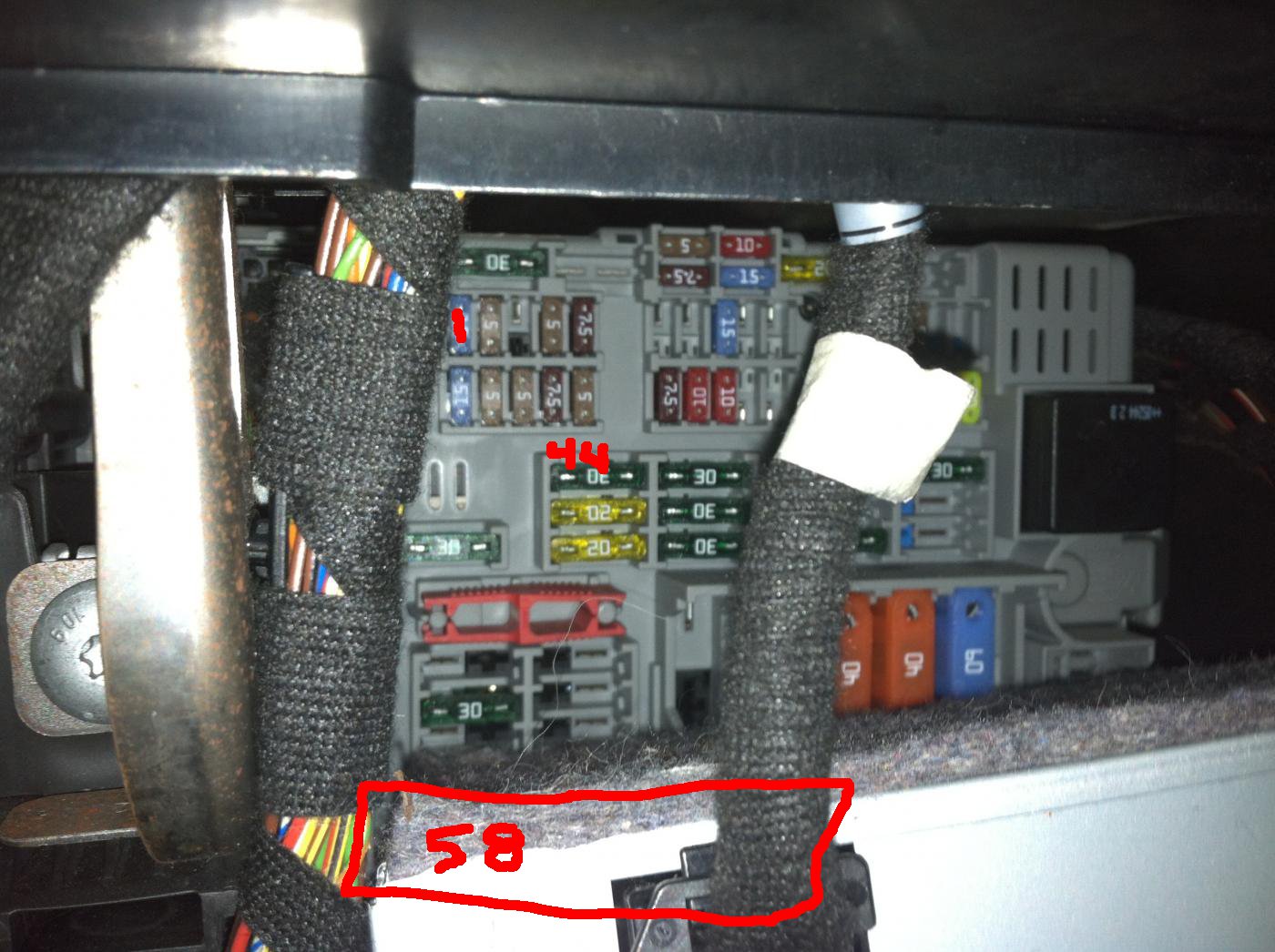 My fuse diagram doesn't seem to match ...