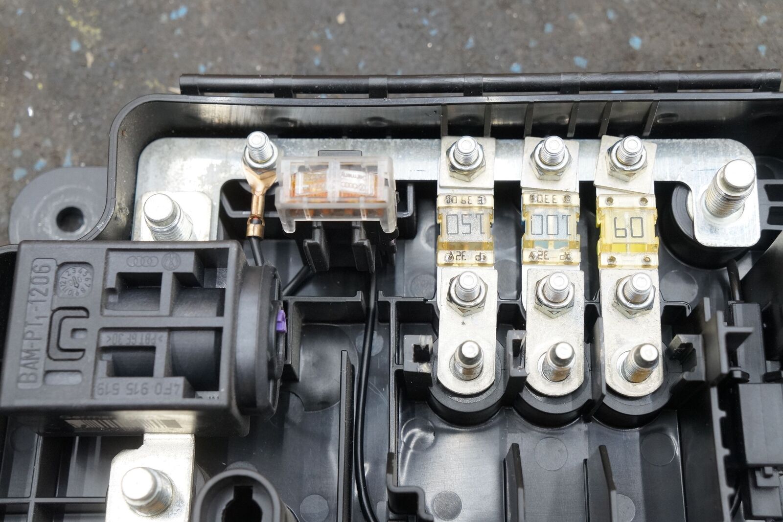 Battery Fuse Box Block Cut Off Switch 420937548A 4F0915519 ...