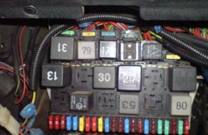 Fuse box diagram Volkswagen Jetta (Golf) 2 and relay with ...