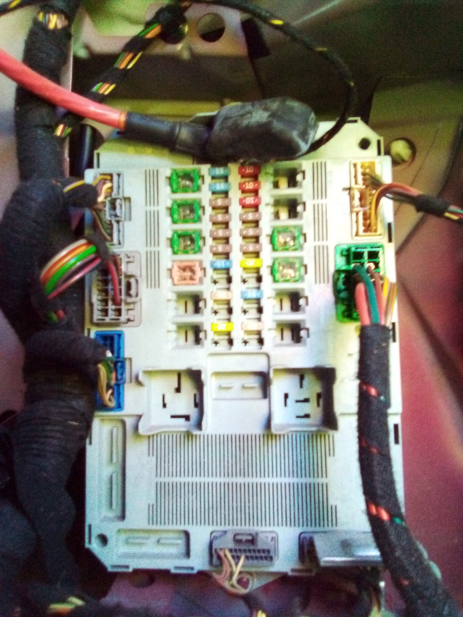 Rear fuse box missing relays. I cannot ...