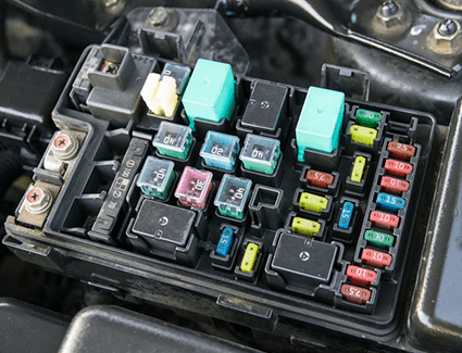 5 Steps To Replace a Burned-Out Fuse ...