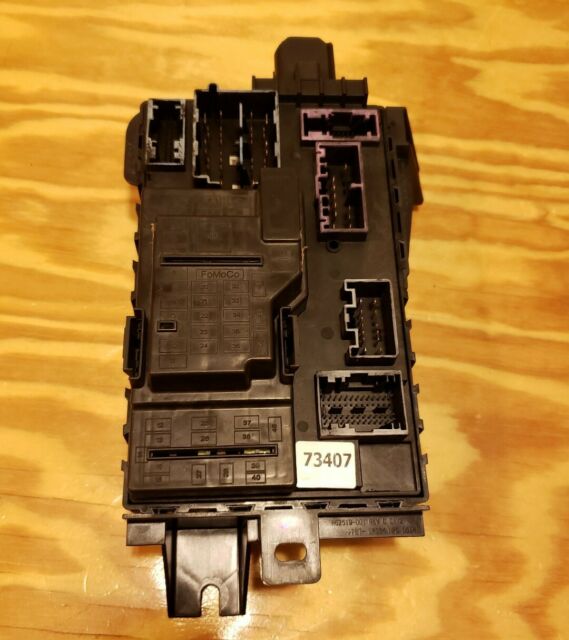 08-10 Lincoln MKX OEM Fuse Box Power Junction Distribution ...