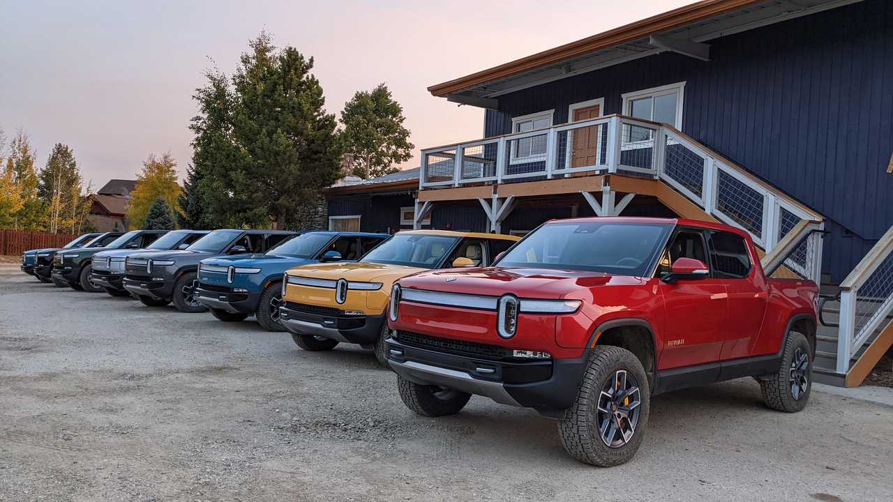 2022 Rivian R1T First Drive Review ...