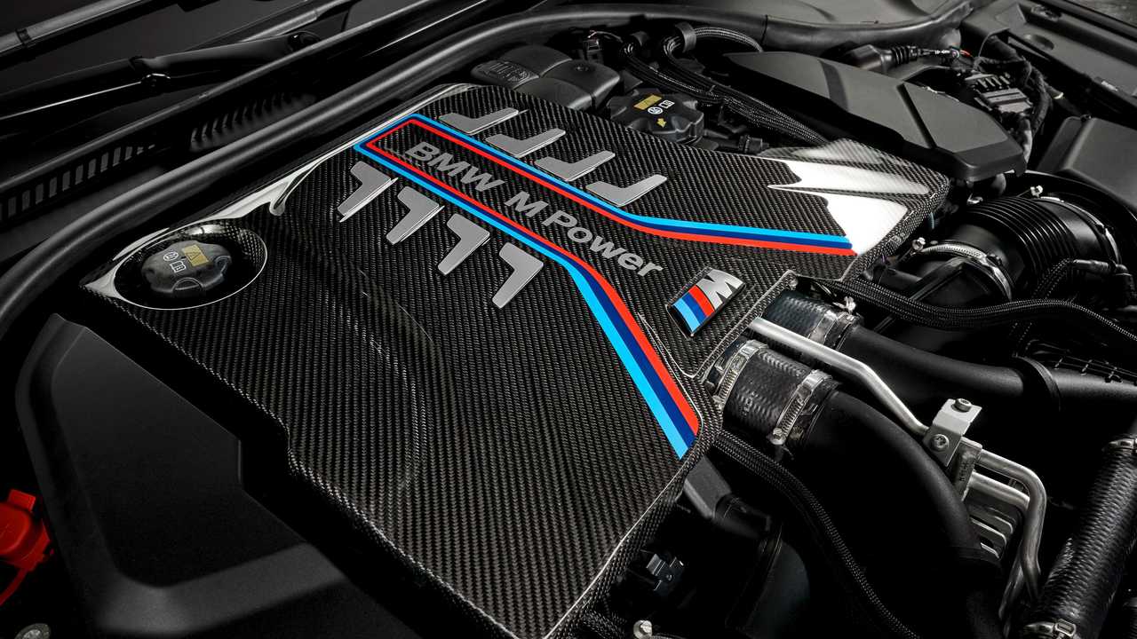 2022 BMW M5 CS Flaunts Carbon Fiber ...