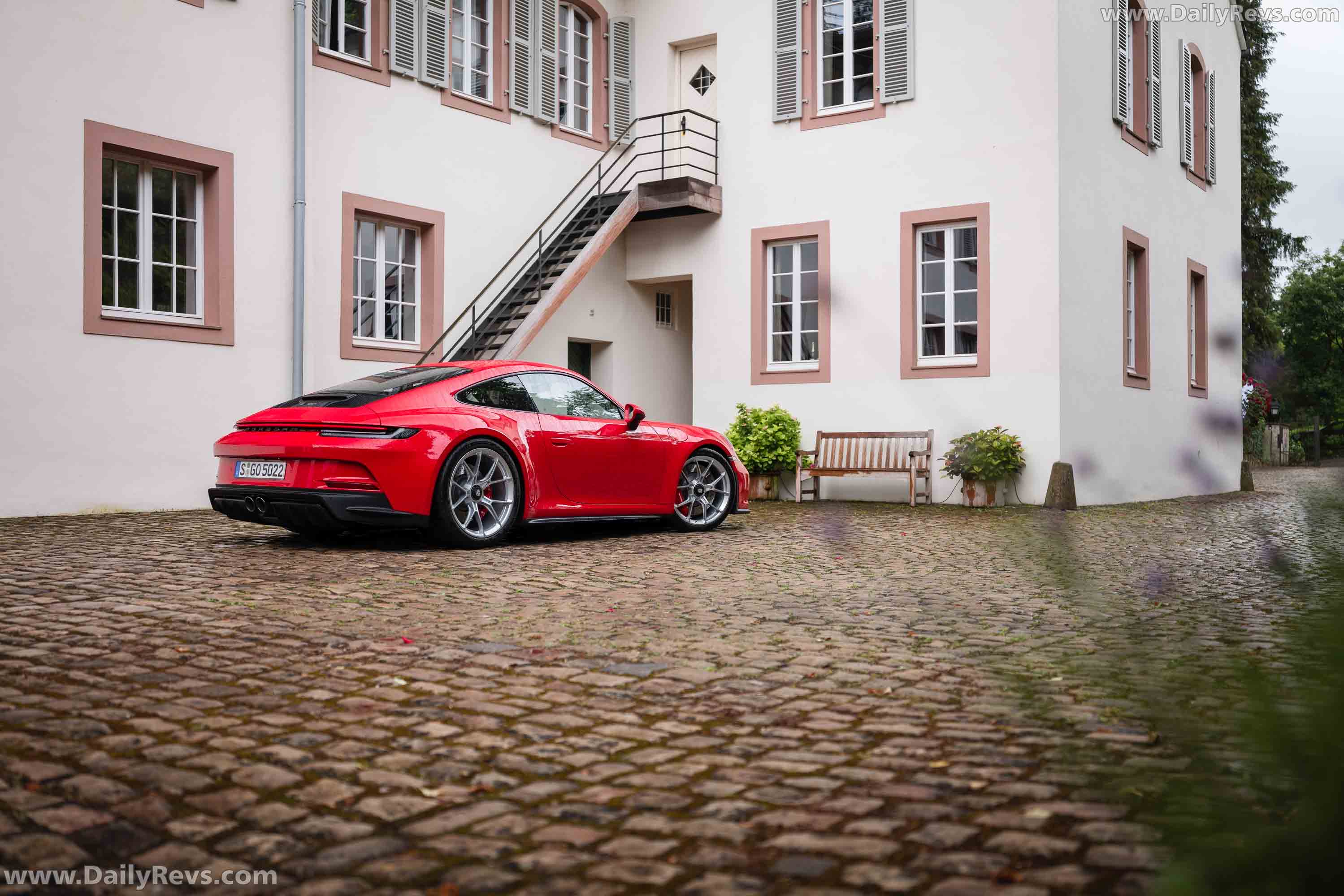 2022 Porsche 911 GT3 Touring Guards Red - Dailyrevs