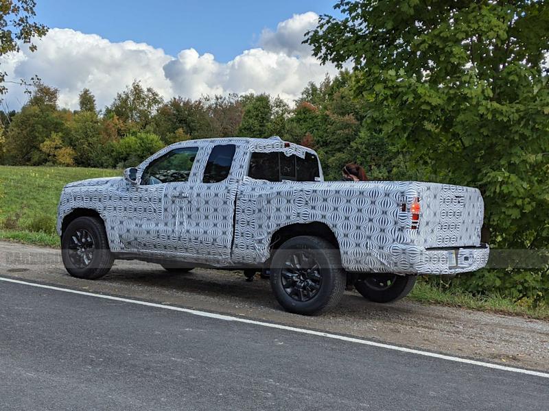 2022 Nissan Frontier Extended Cab Prototype Shows New Design