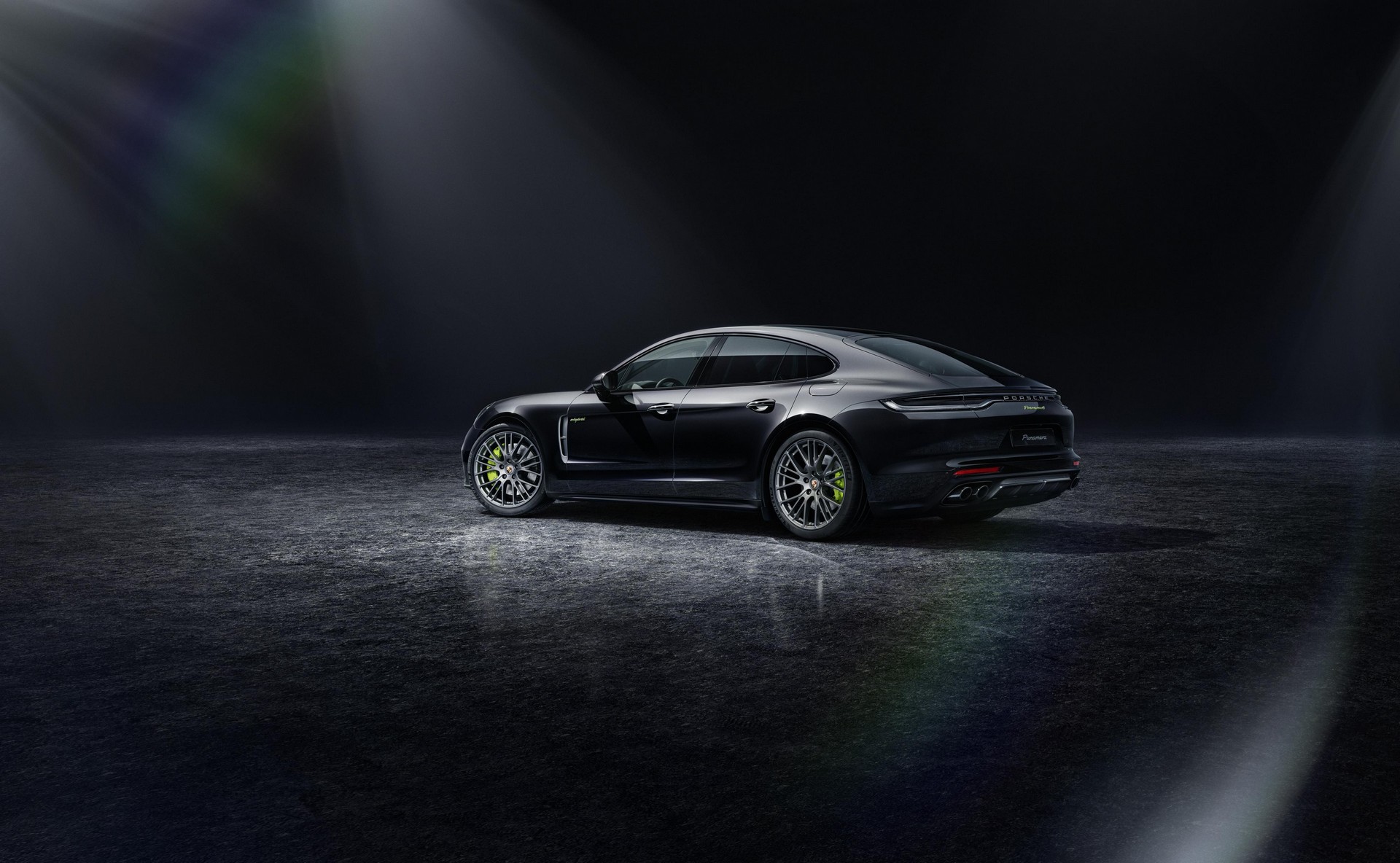 2022 Porsche Panamera Goes Platinum ...