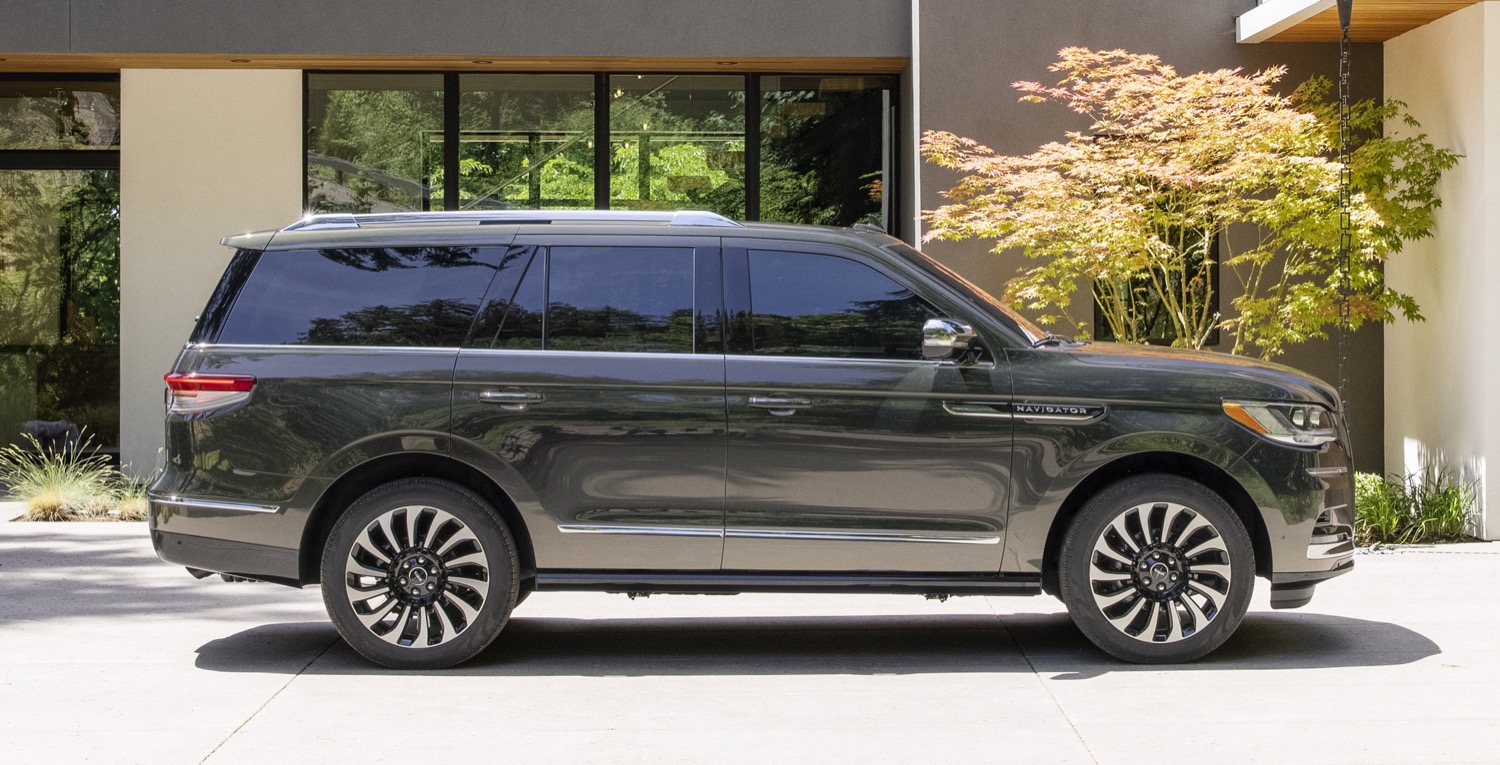 2022 Lincoln Navigator Debuts With New Tech, Fresh Appearance
