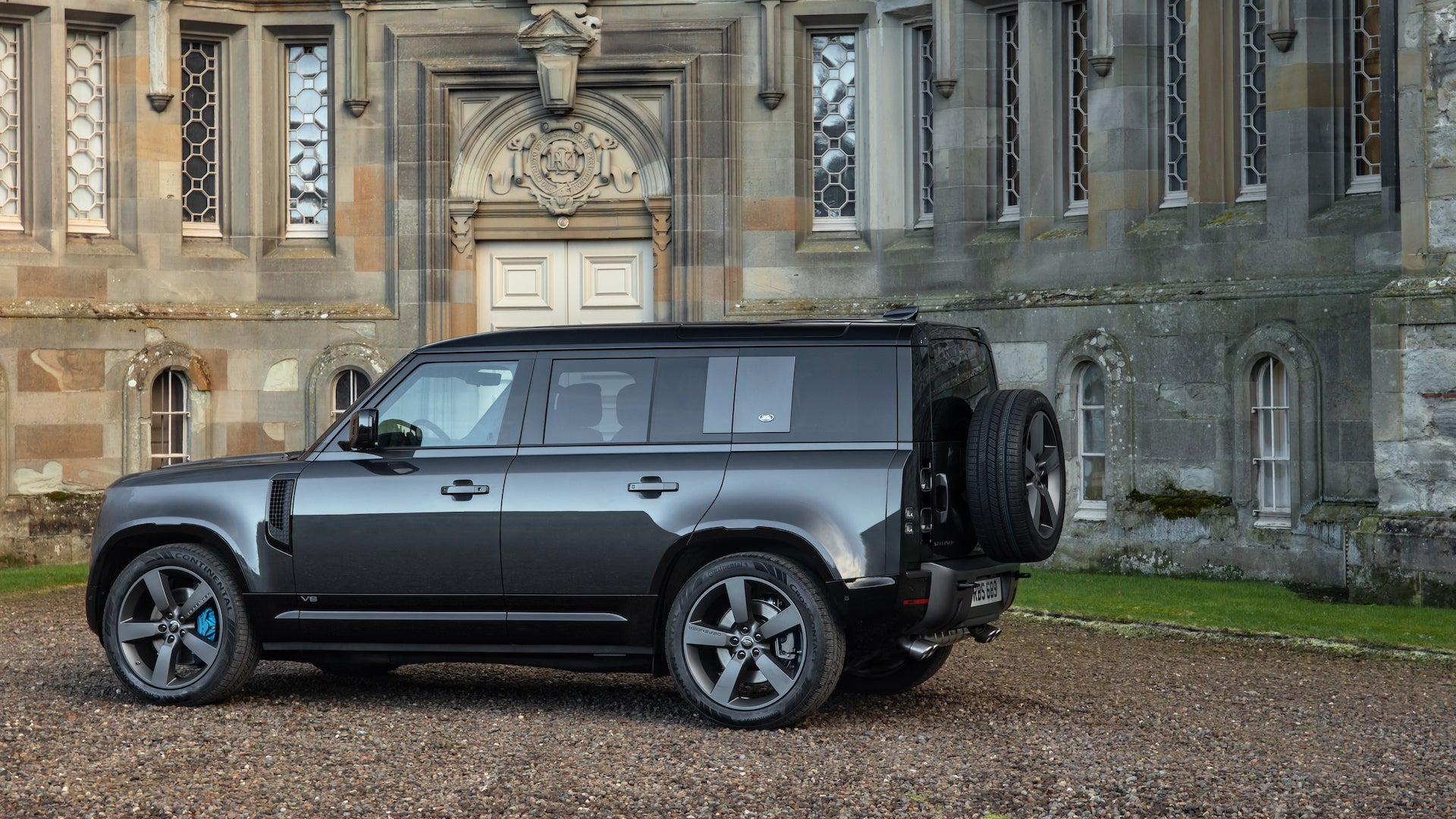 2022 Land Rover Defender V8 Jams a 5.0L, 518-HP ...