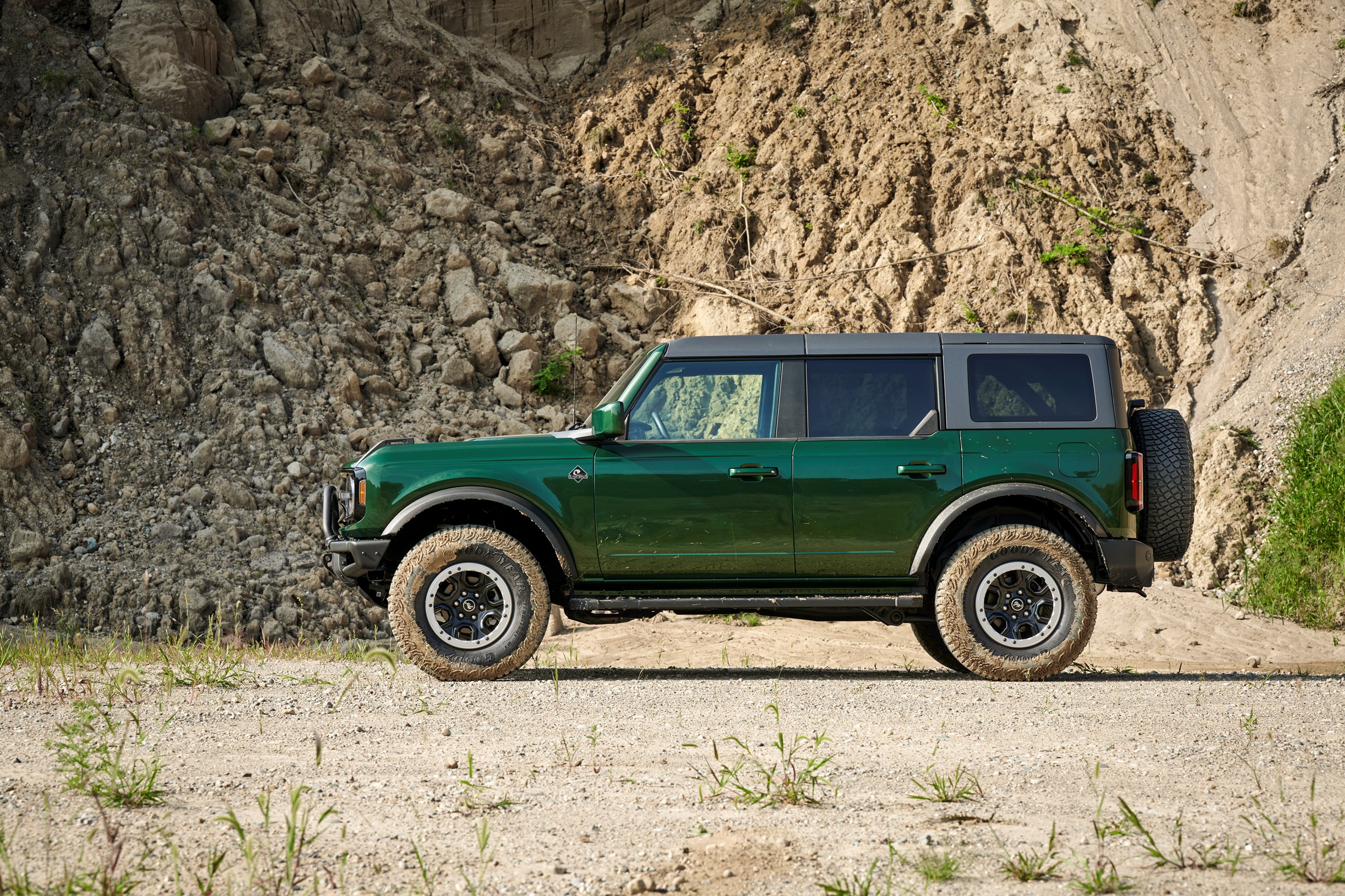Eruption Green 2022 Ford Bronco Pays ...