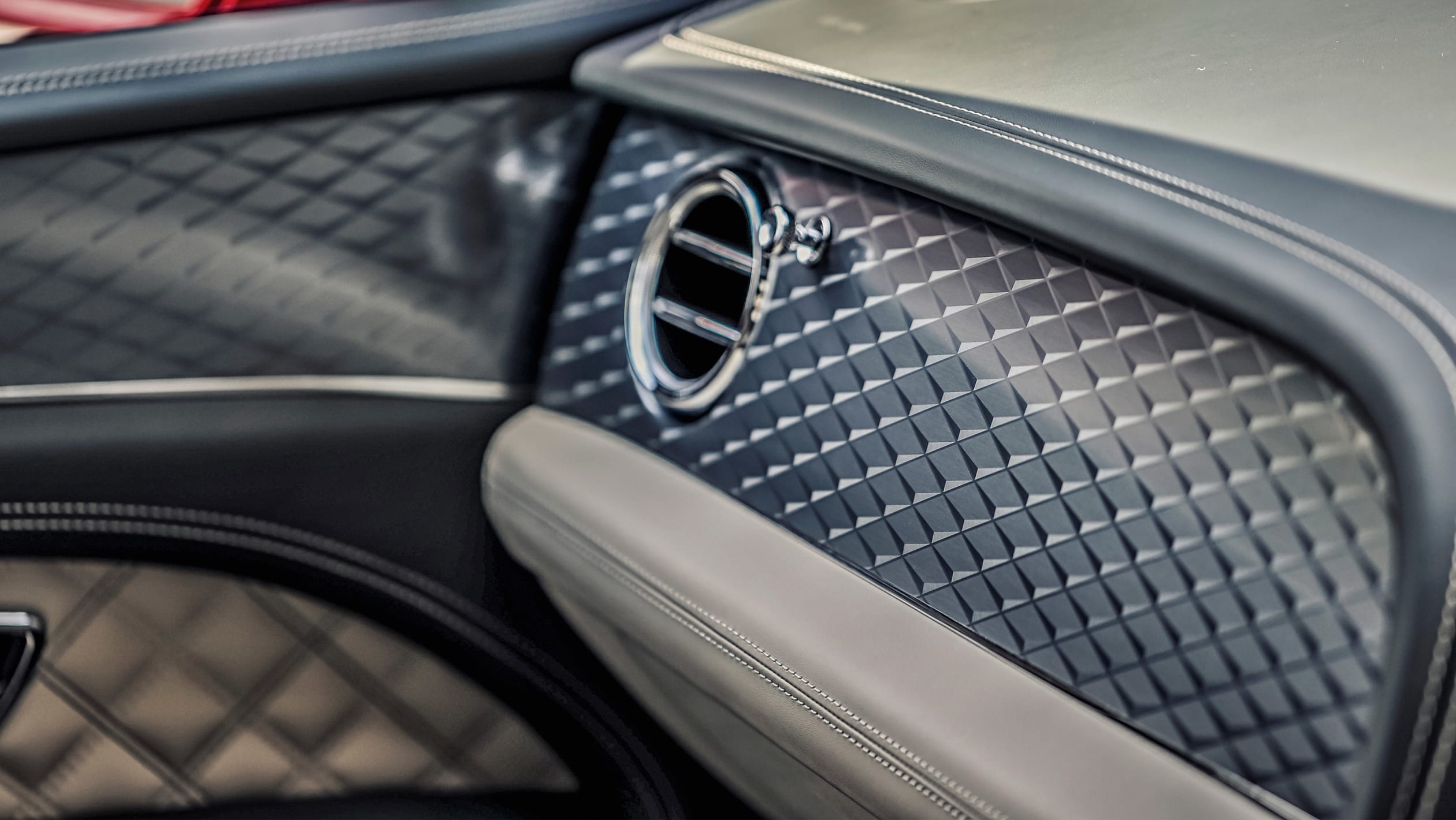 2022 Bentley Bentayga Hybrid Review ...