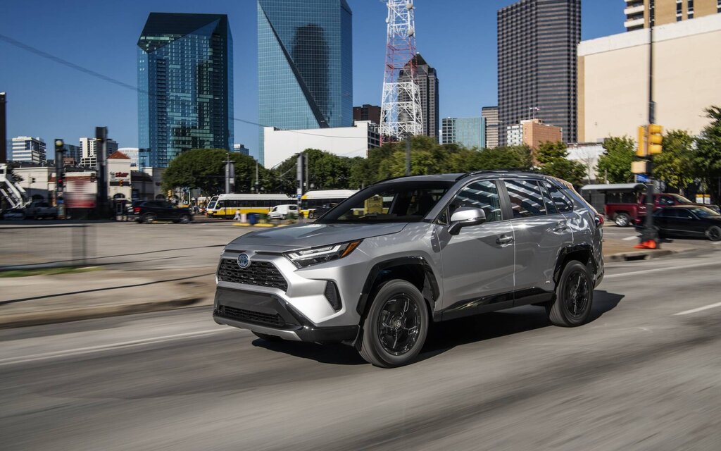2022 Toyota RAV4 LE FWD Specifications ...