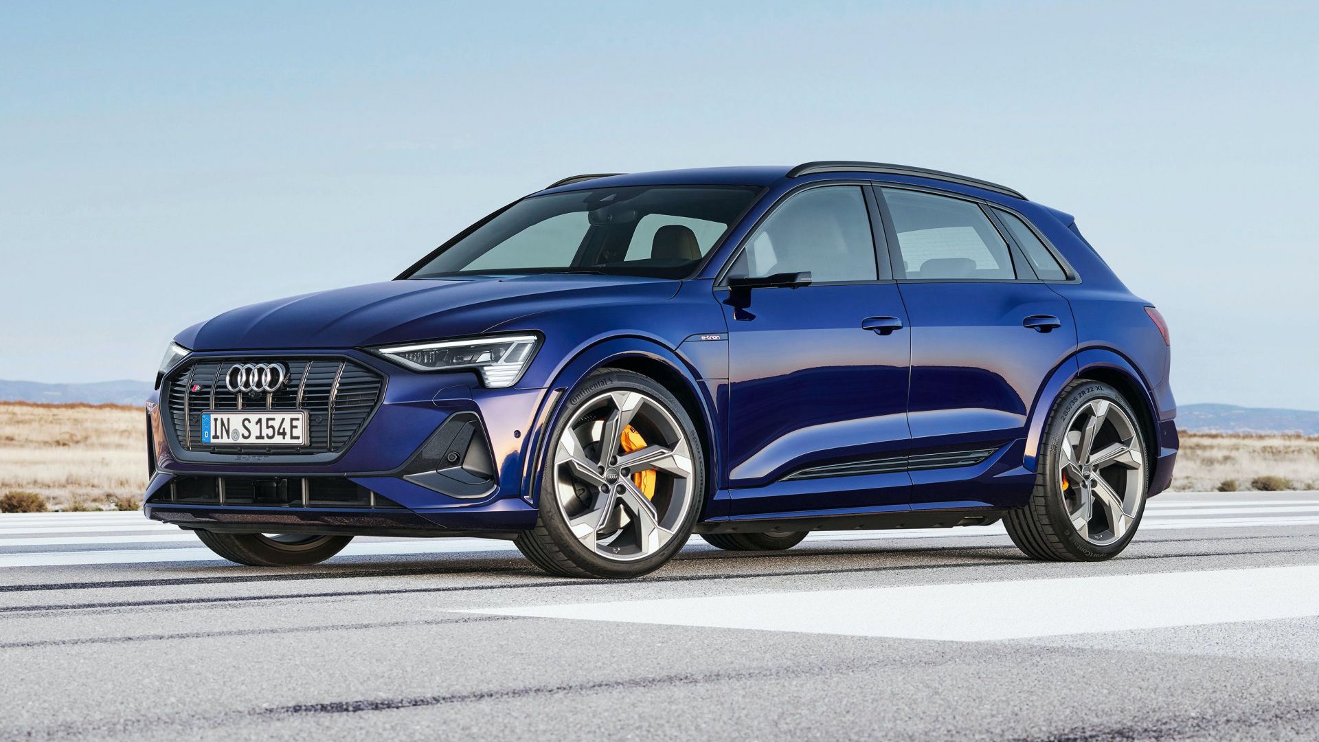 2022 Audi E-Tron S electric crossover ...