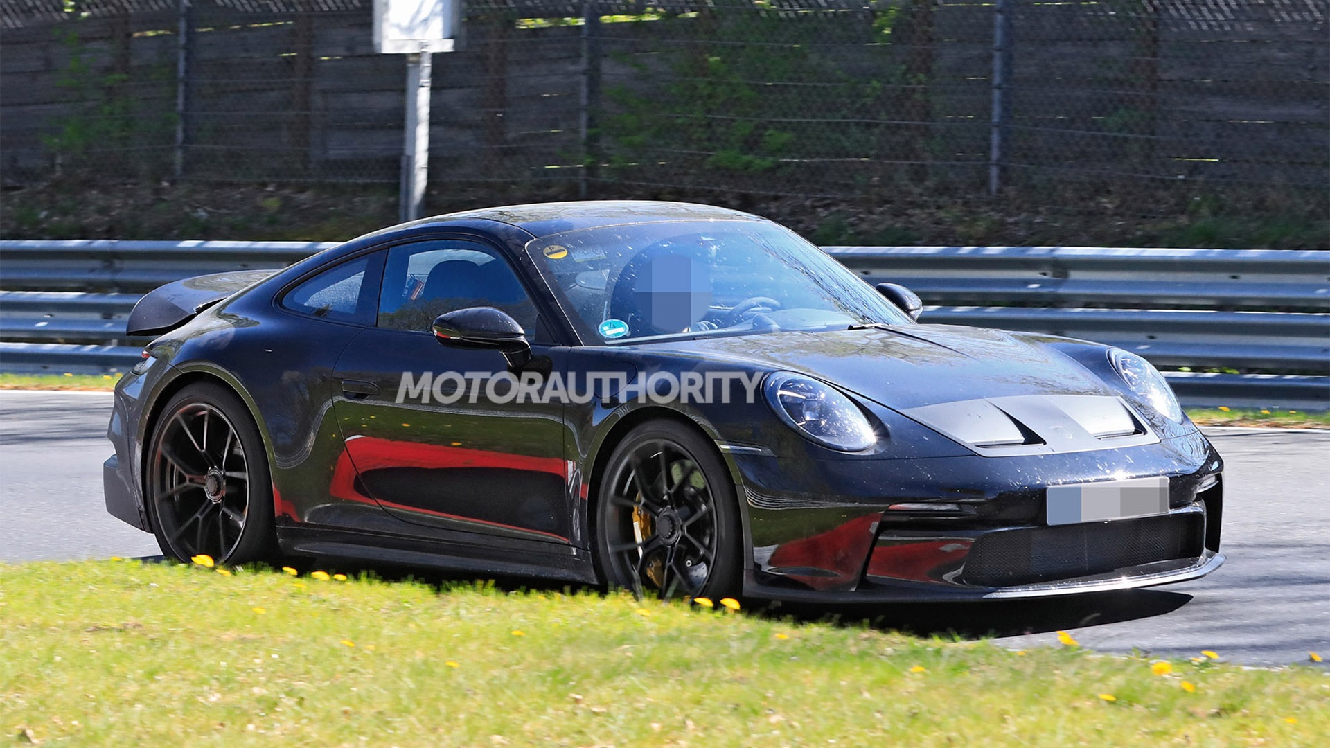 2022 Porsche 911 GT3 Touring spy shots ...