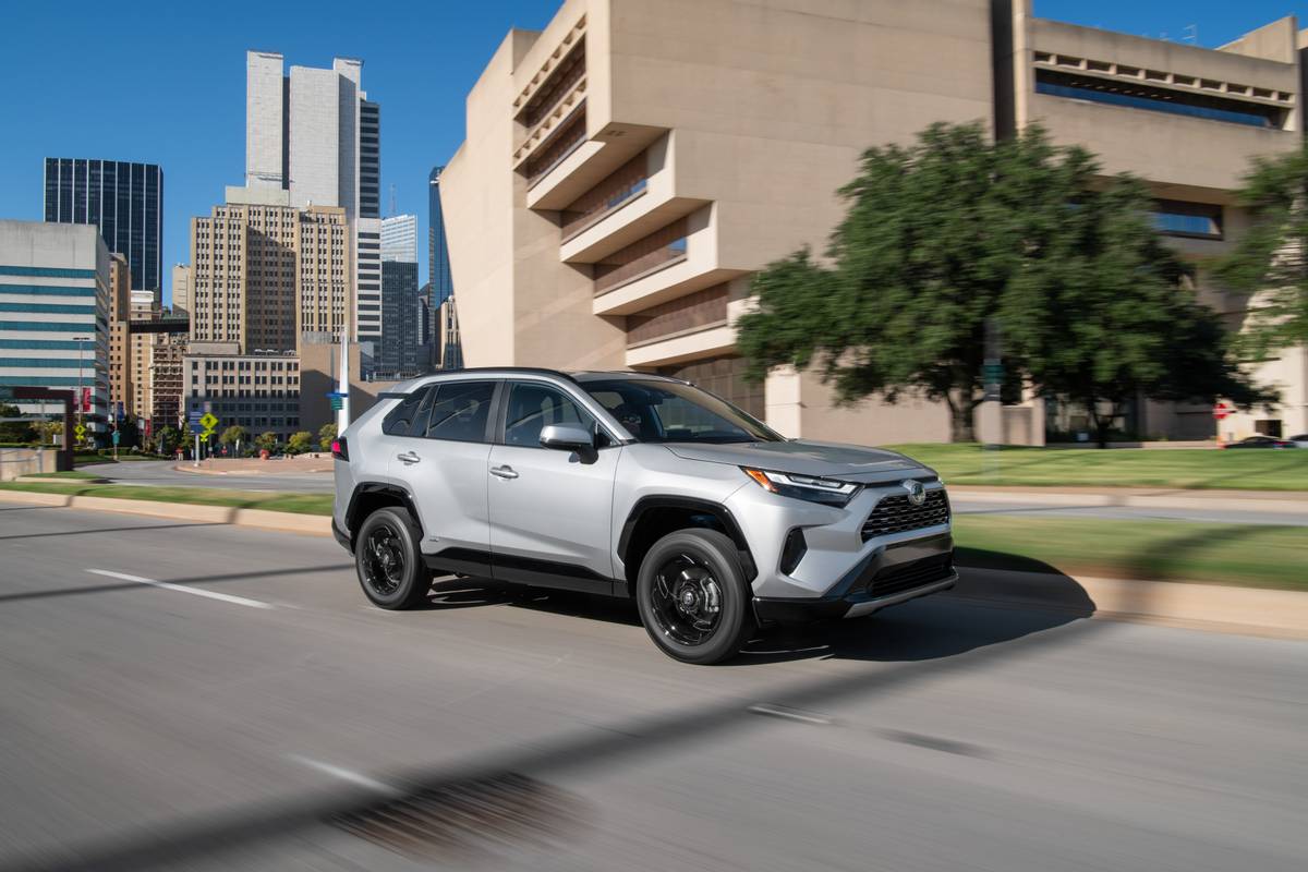 Toyota RAV4: Which Should You Buy, 2021 ...