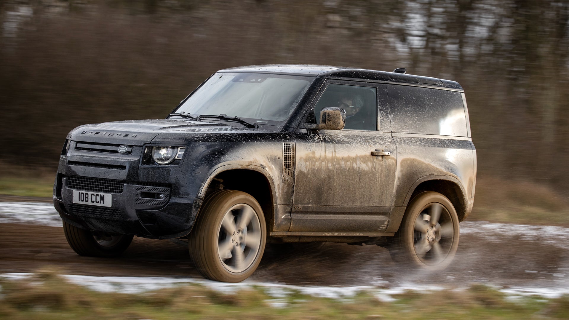 2022 Land Rover Defender V8 Jams a 5.0L ...