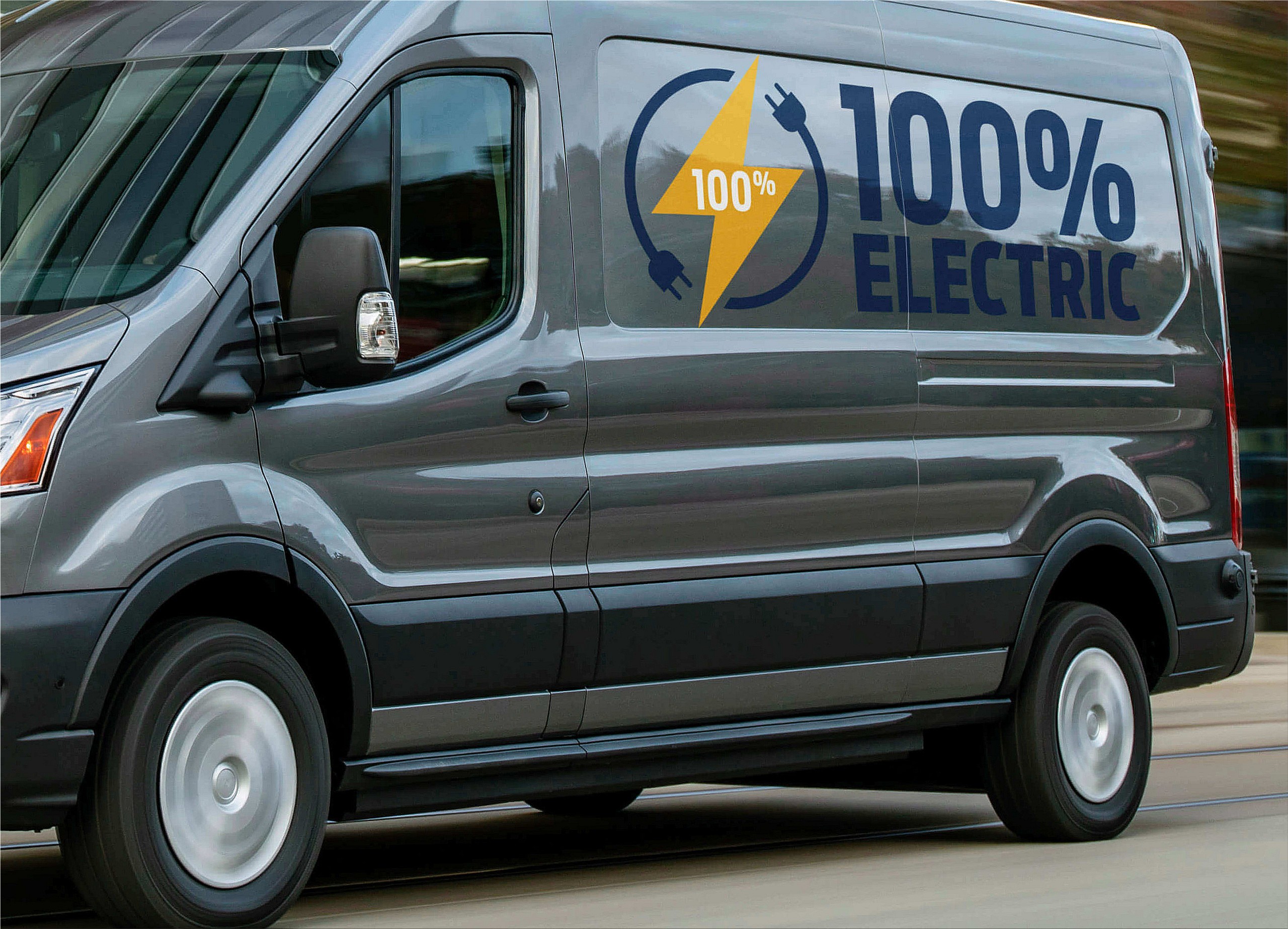 The new Ford E-Transit arrives in the spring of 2022 ...