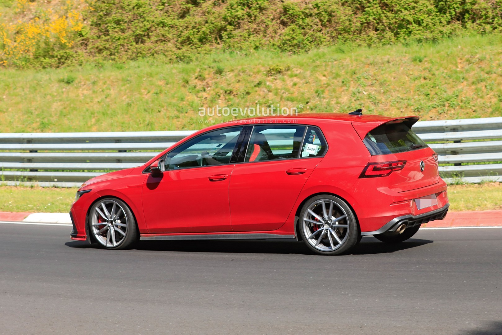 2022 Volkswagen Golf GTI TCR Wants to Be the King of the ...