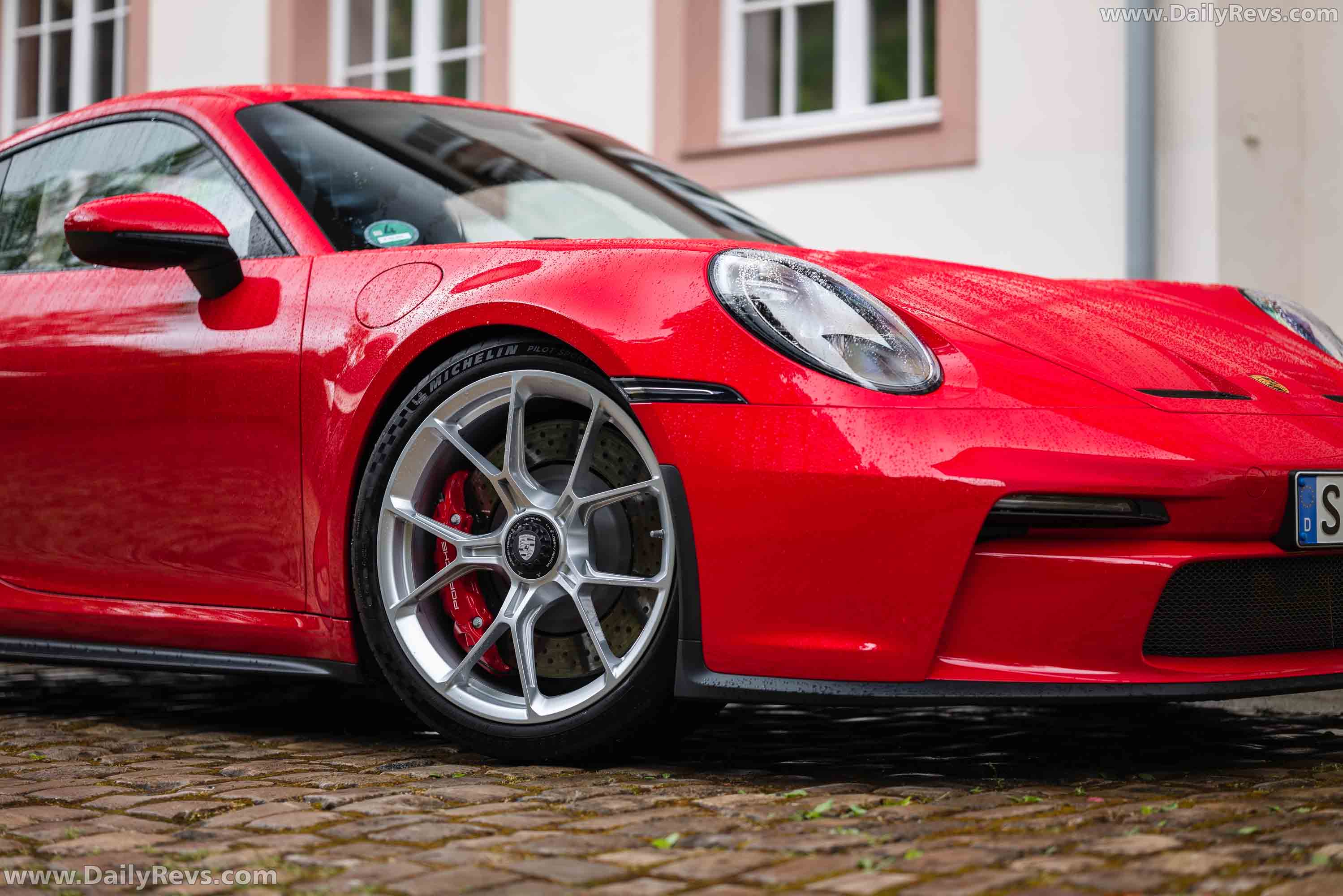 2022 Porsche 911 GT3 Touring Guards Red - Dailyrevs