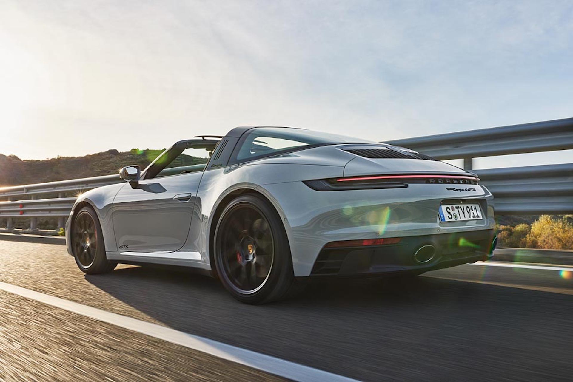 Porsche 911 GTS bows for 2022 as a 473-hp coupe ...