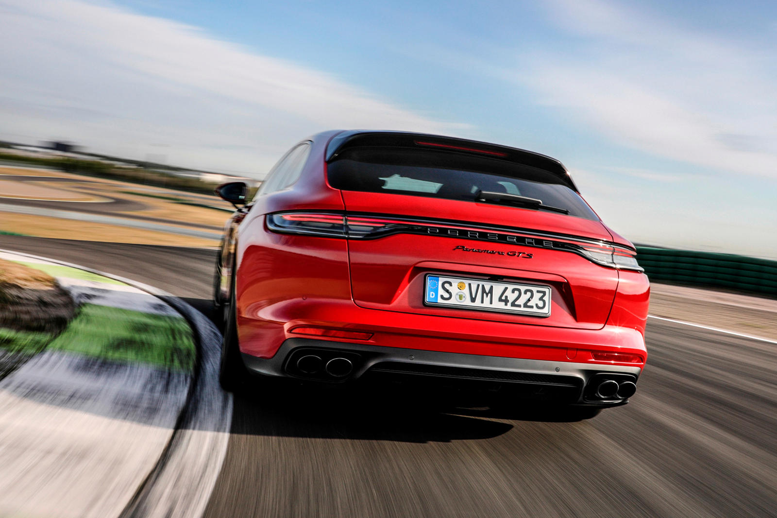 2022 Porsche Panamera Sport Turismo: Review, Trims, Specs ...
