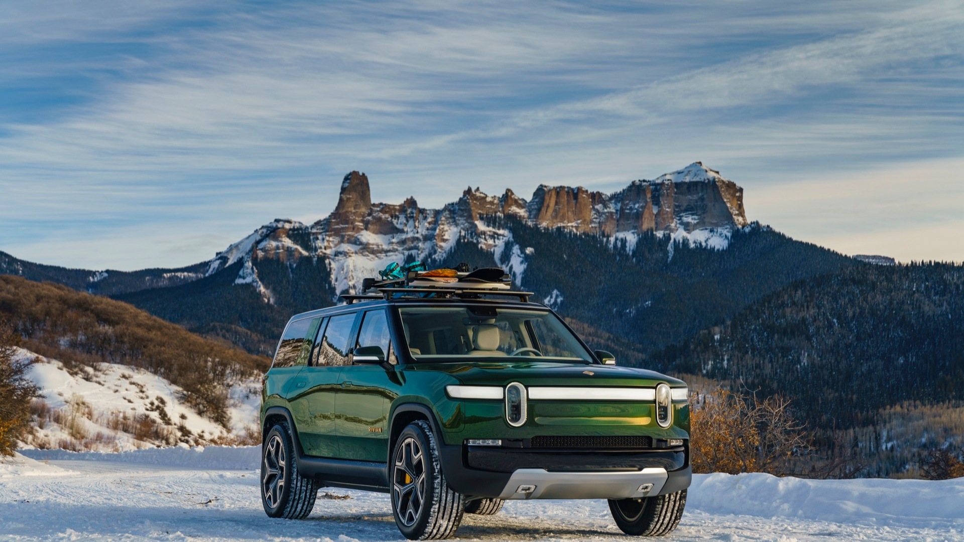 2022 Rivian R1T and R1S: Both electric trucks top 300 ...