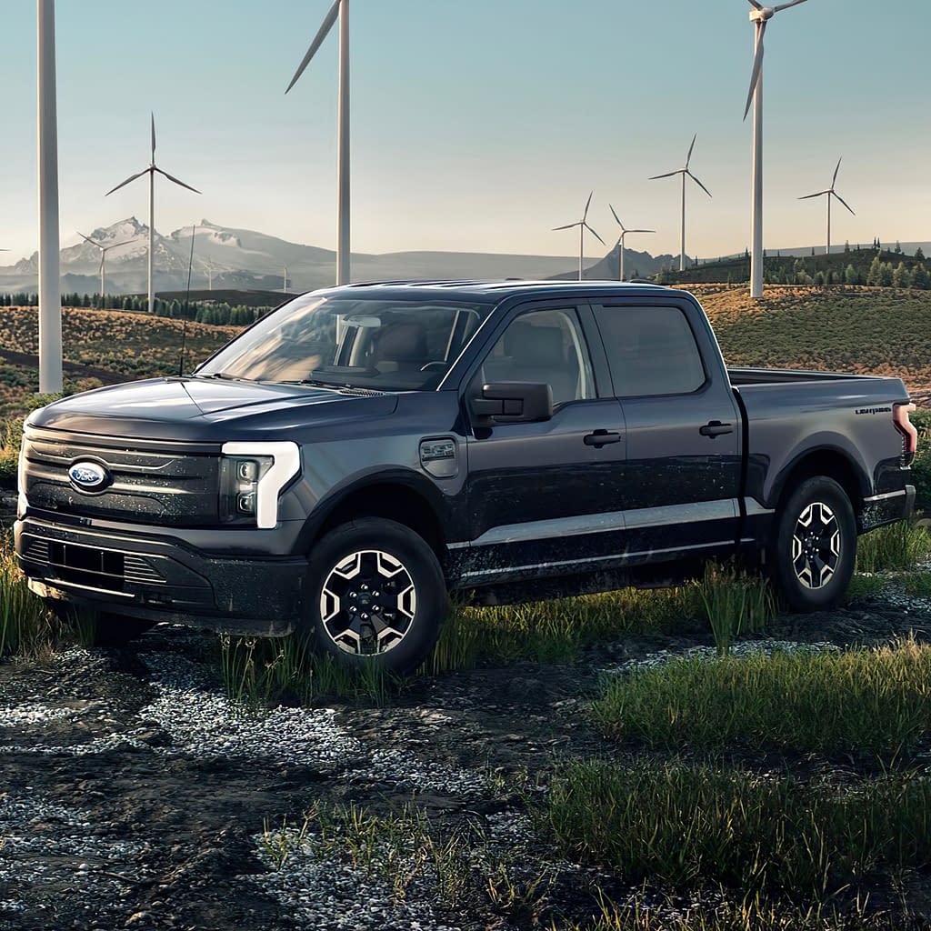 2022 Ford F-150 Lightning Pro Debuts for Commercial Use ...