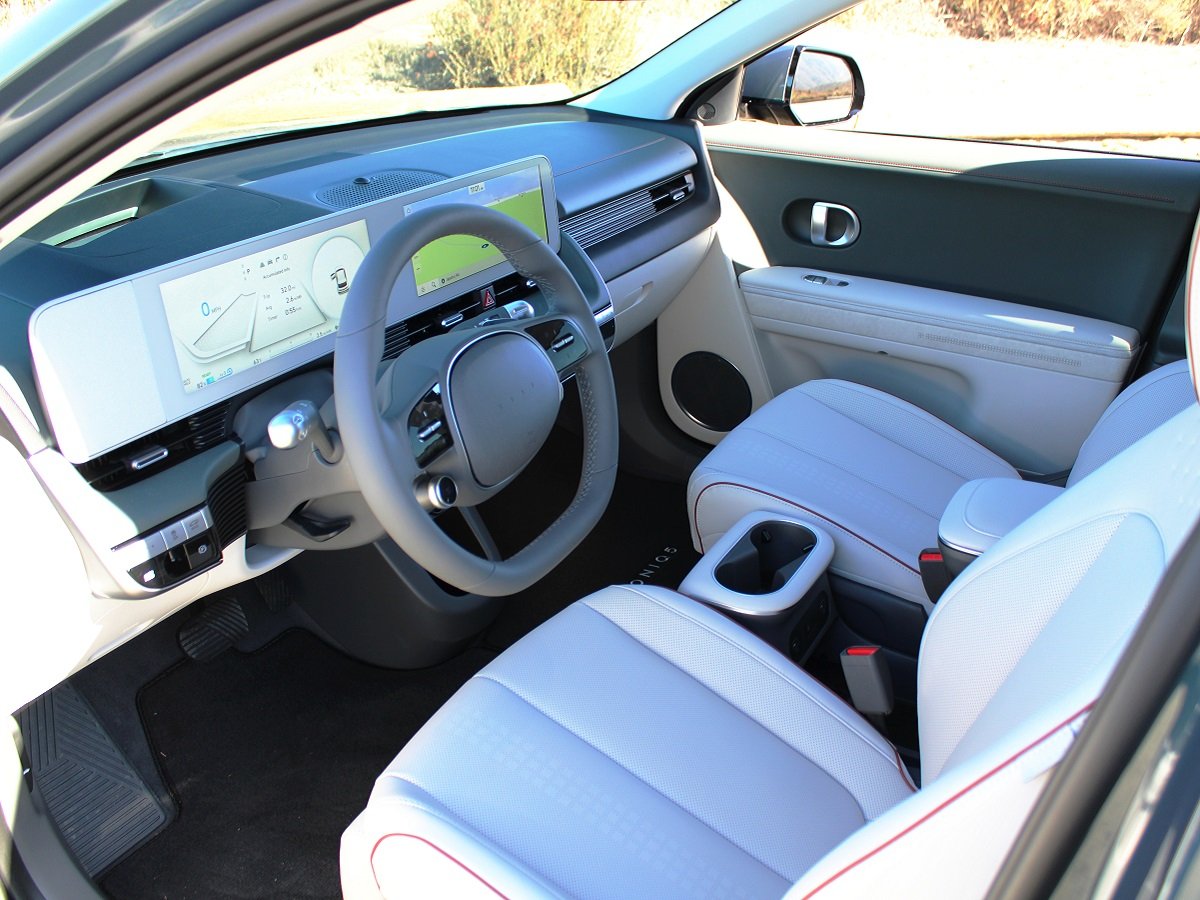 2022 Hyundai Ioniq 5 Review: Driving ...