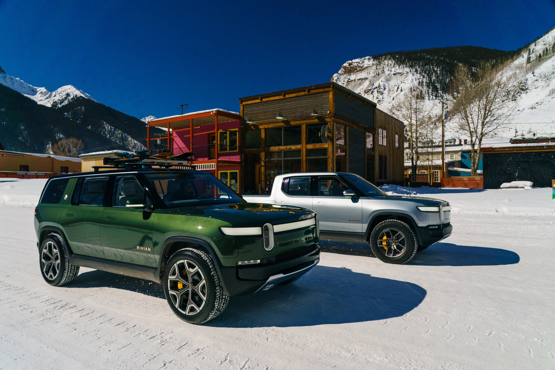 2022 Rivian R1T and R1S: Both electric ...
