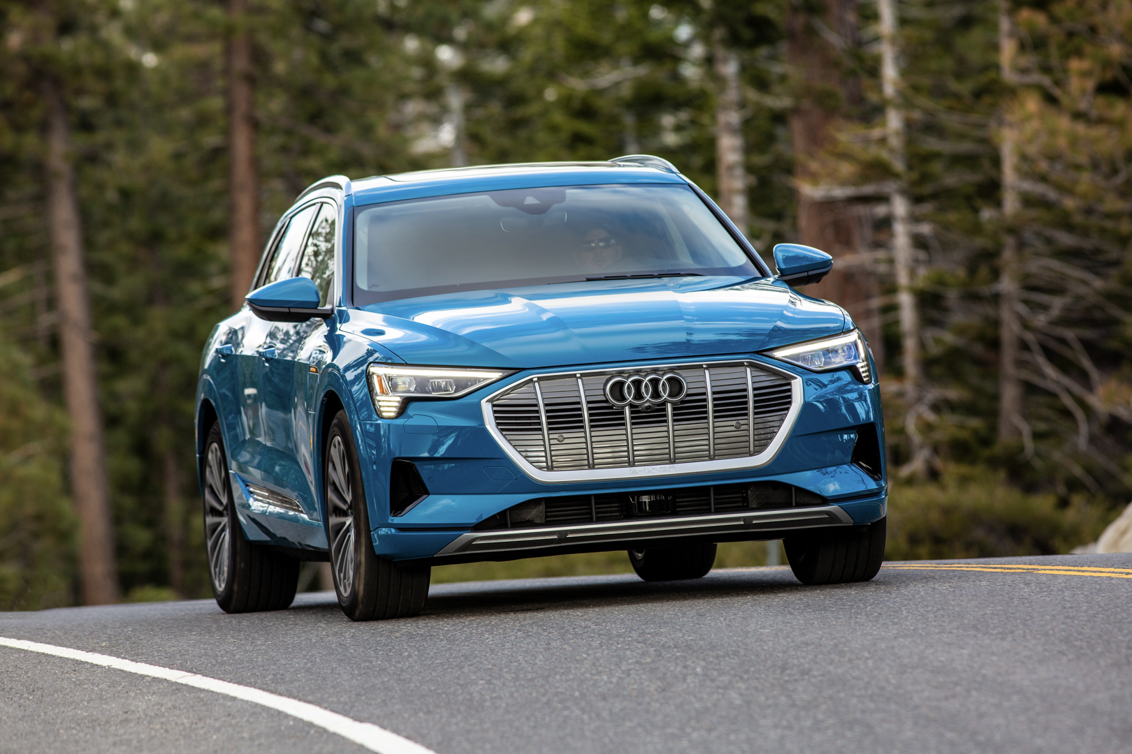 SPIED: 2023 Audi e-tron Facelift Gets ...