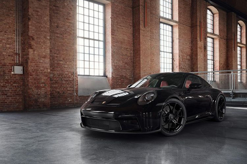 Porsche 911 GT3 Touring 2022 has an ...