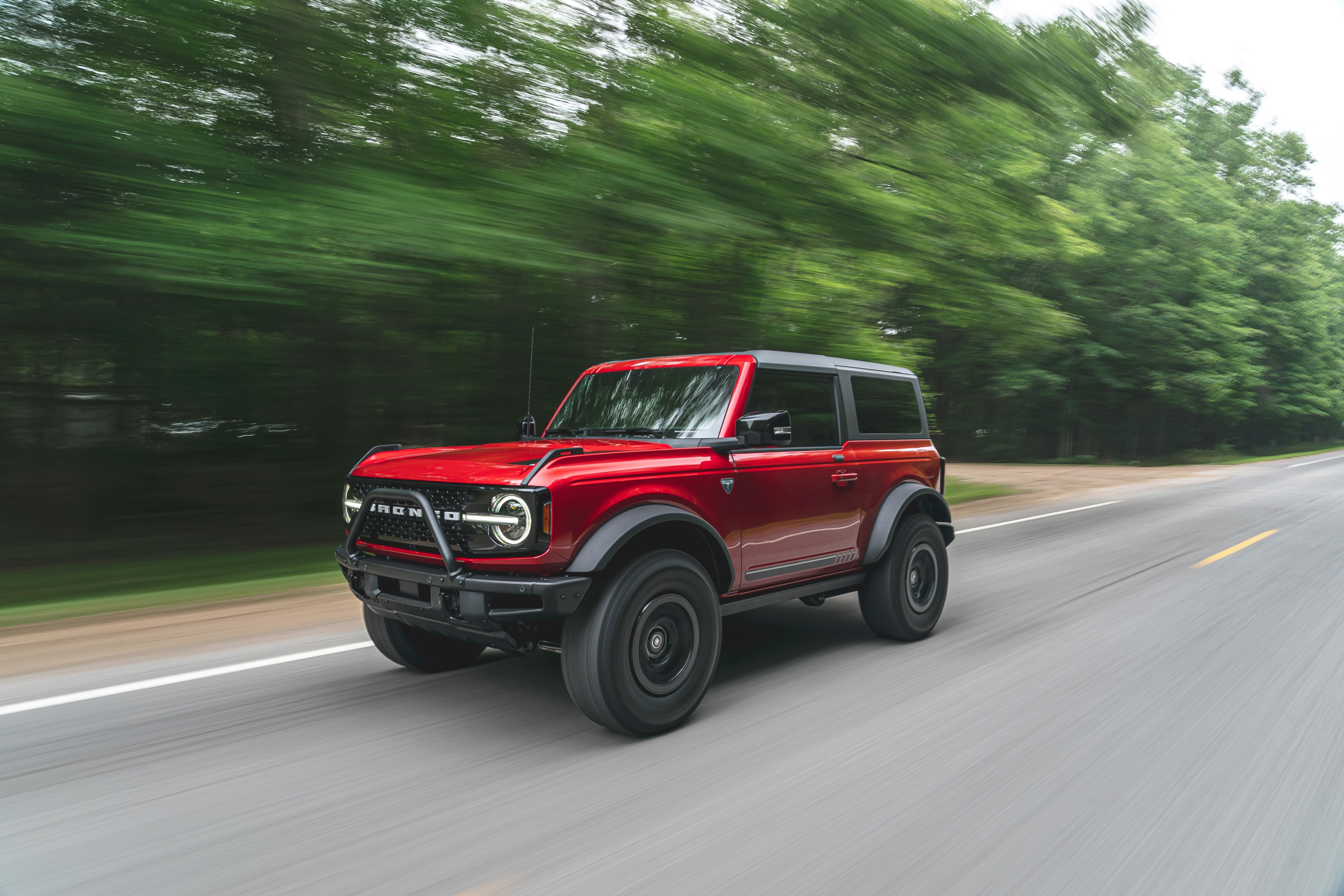 2022 Ford Bronco: Car and Driver 10Best