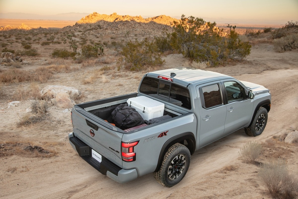 2022 Nissan Frontier Lands in Chicago in Crew Cab PRO-4X ...