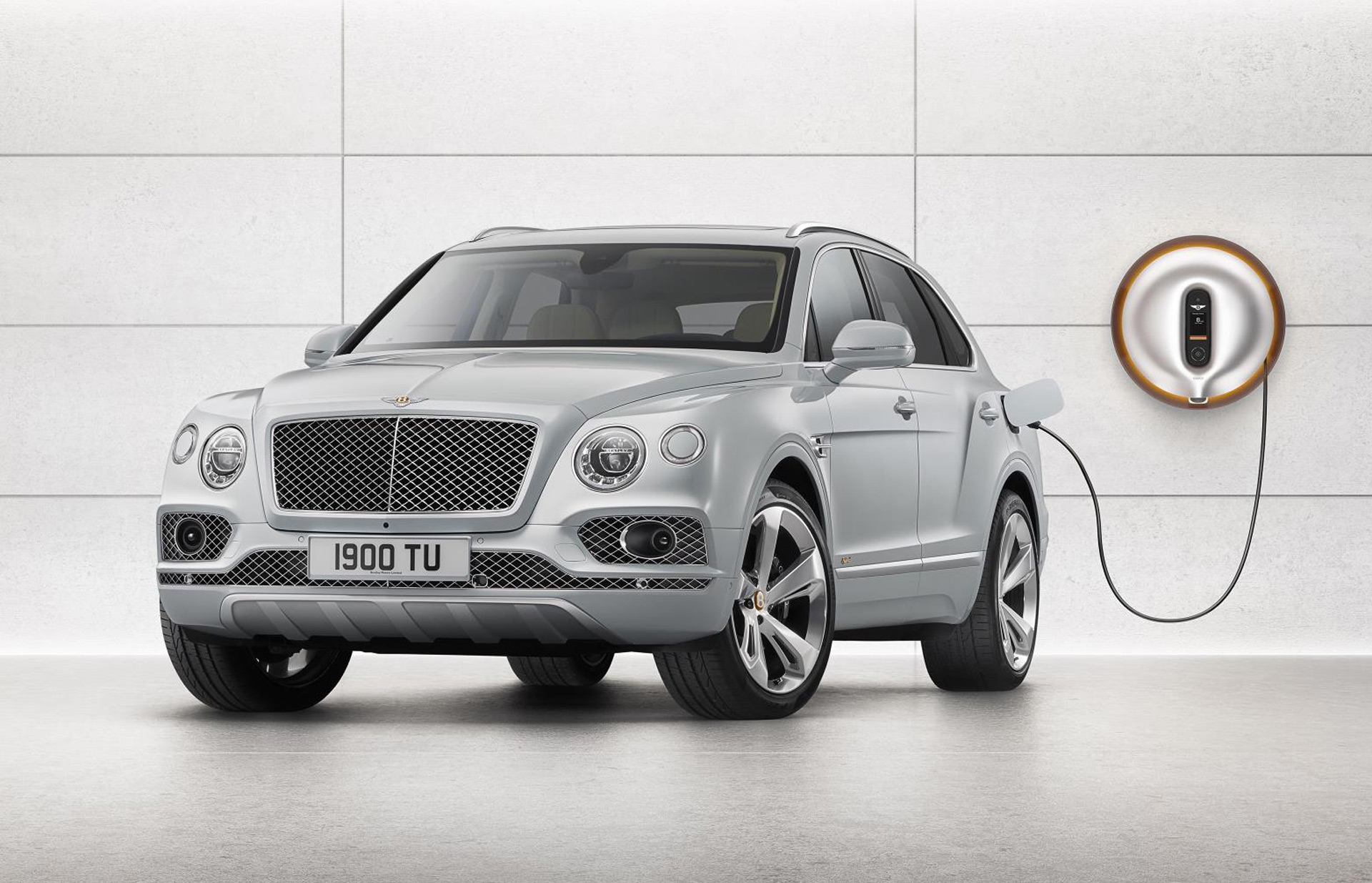 Bentley says all models will offer hybrid option by 2023 ...