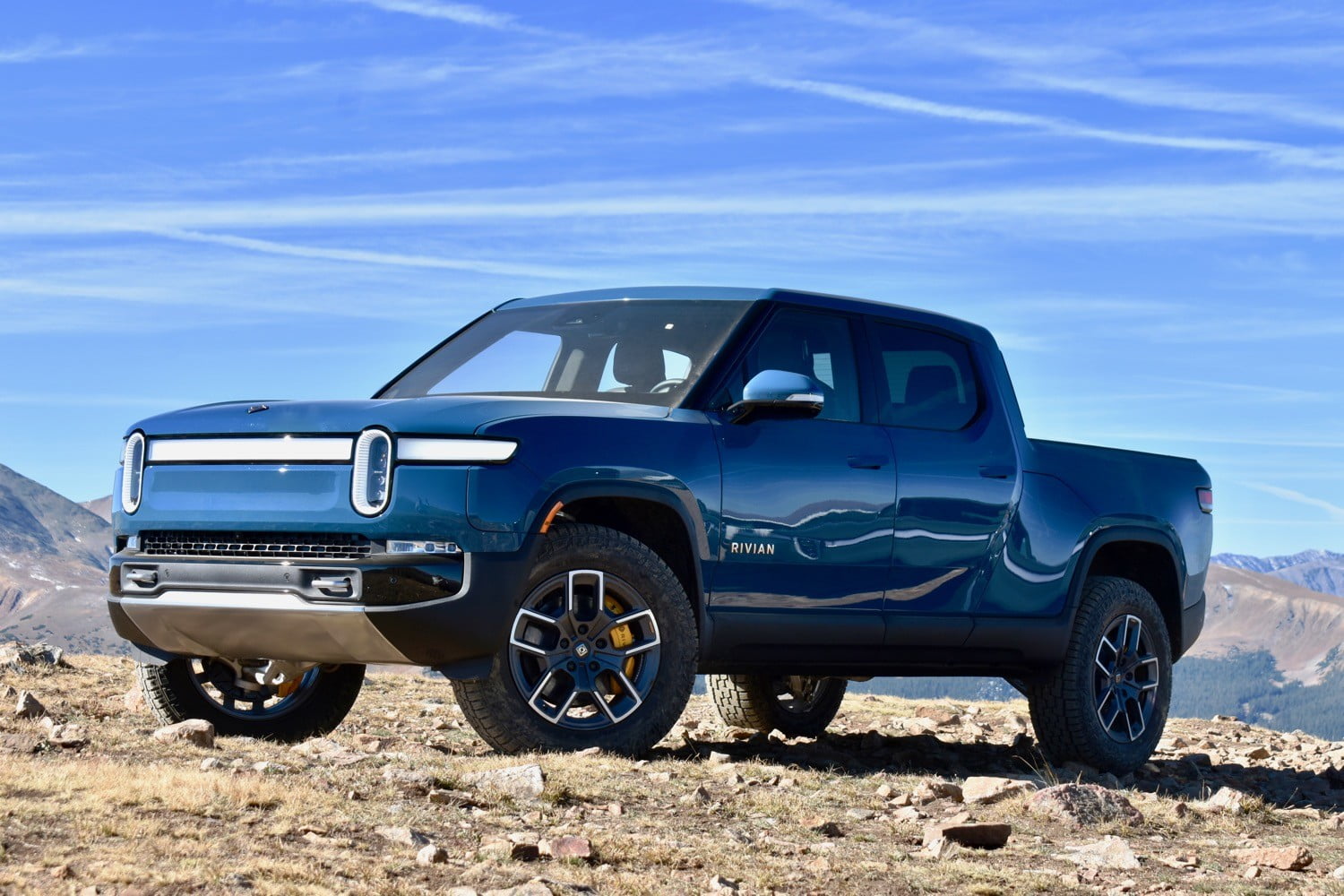 2022 Rivian R1T First Drive Review ...