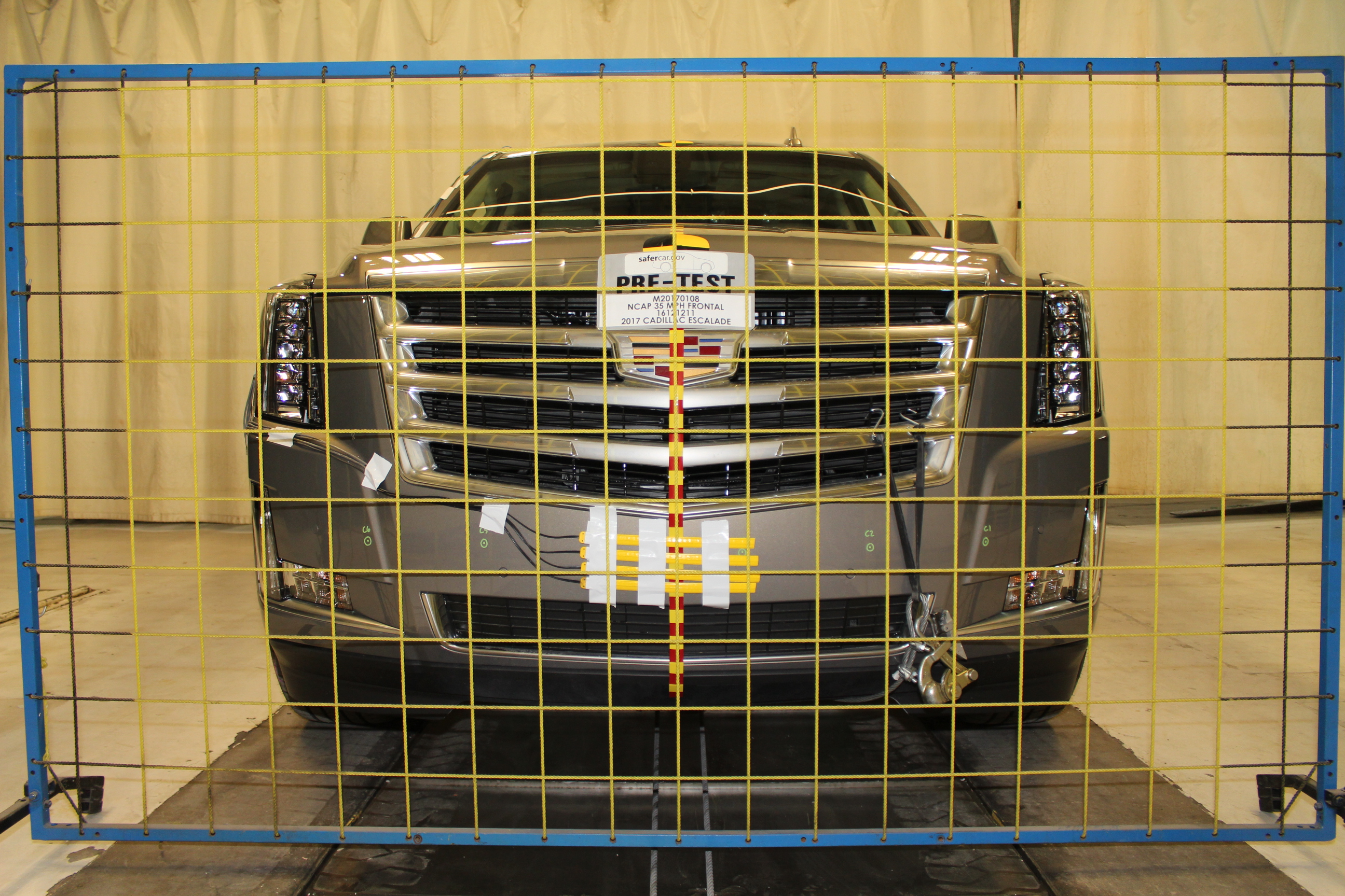 2017 CADILLAC ESCALADE crash image