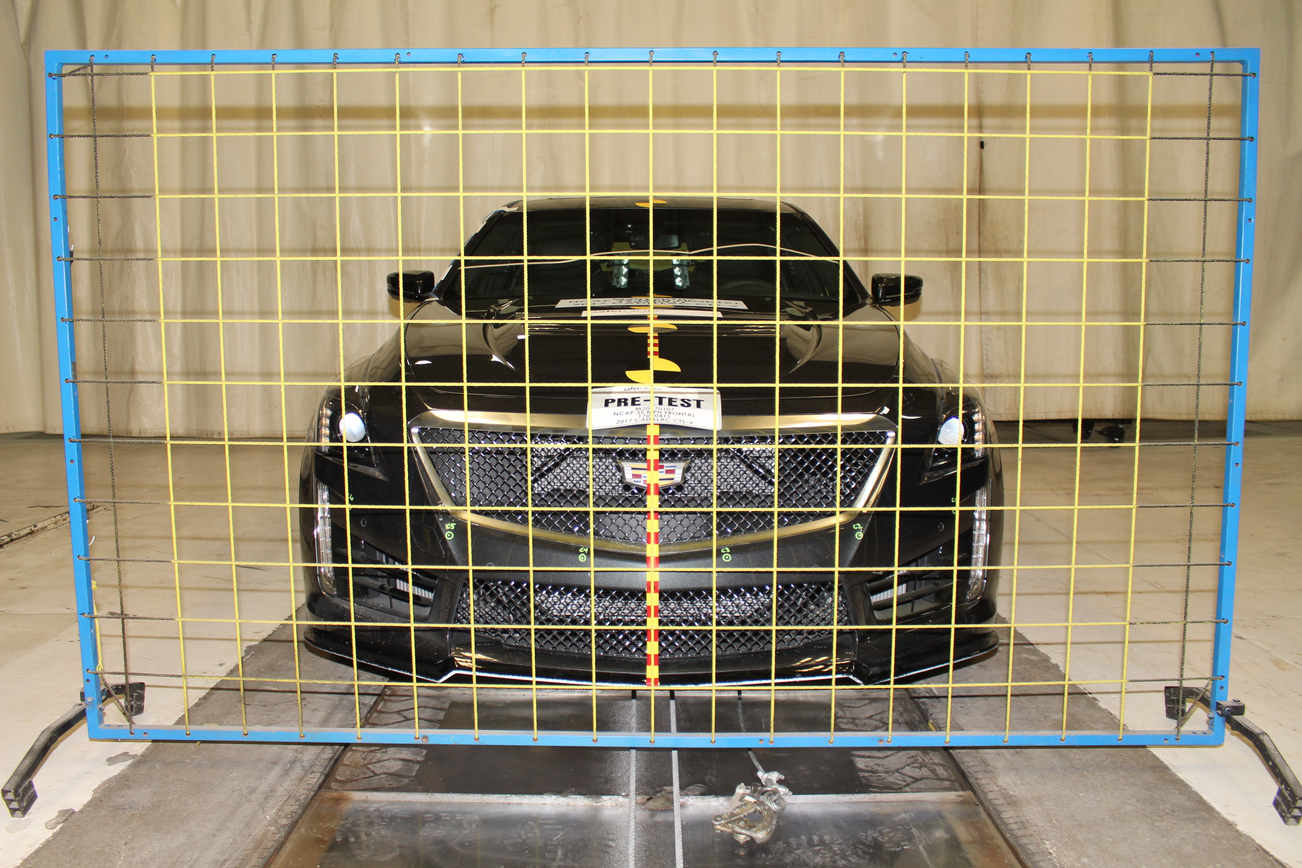 2017 CADILLAC CTS-V crash-test photo