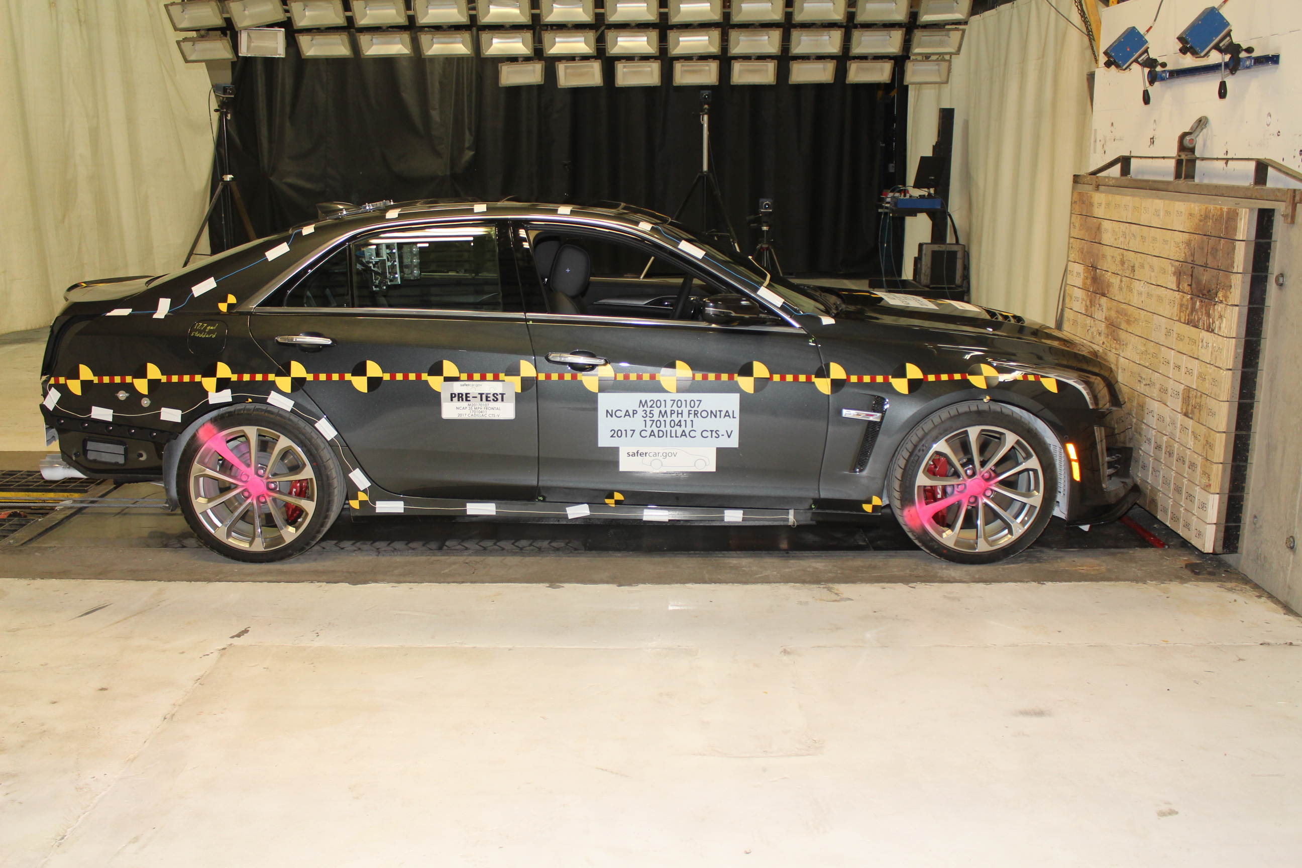 2017 CADILLAC CTS-V crash image 12