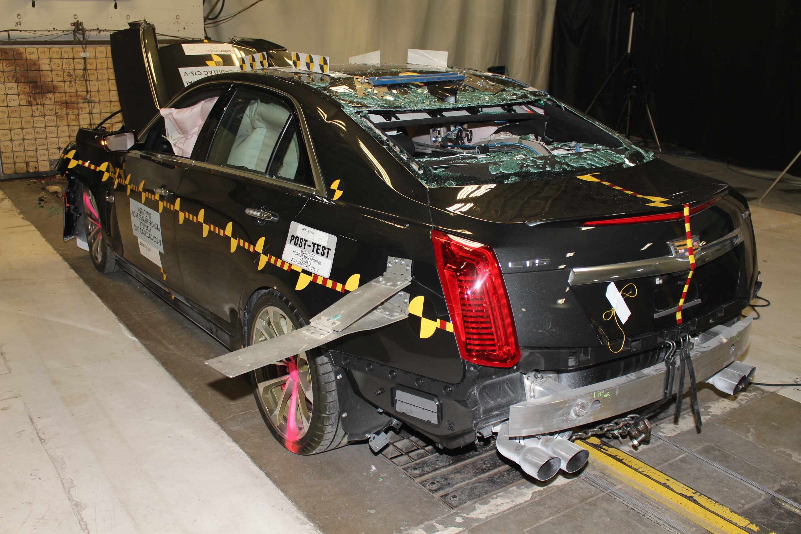 2017 CADILLAC CTS-V crash image 17