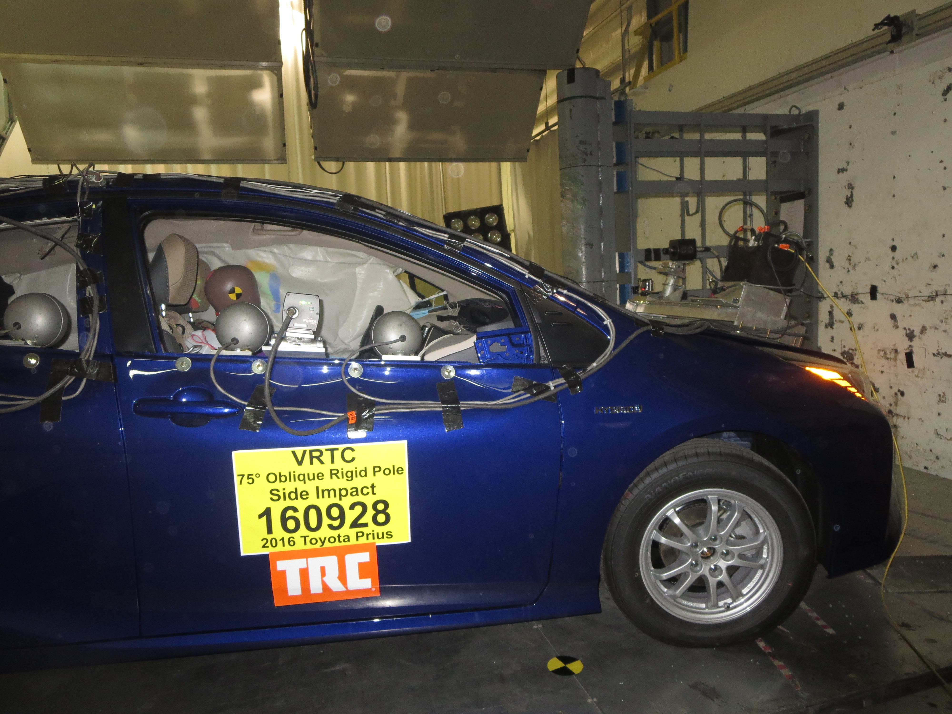 2016 TOYOTA PRIUS crash image