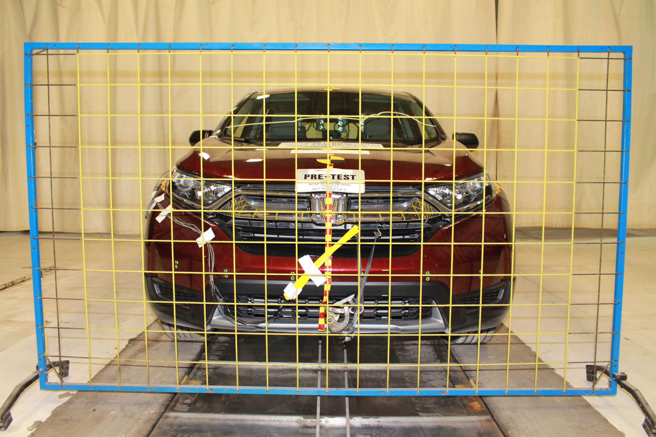 2017 HONDA CR-V crash-test photo