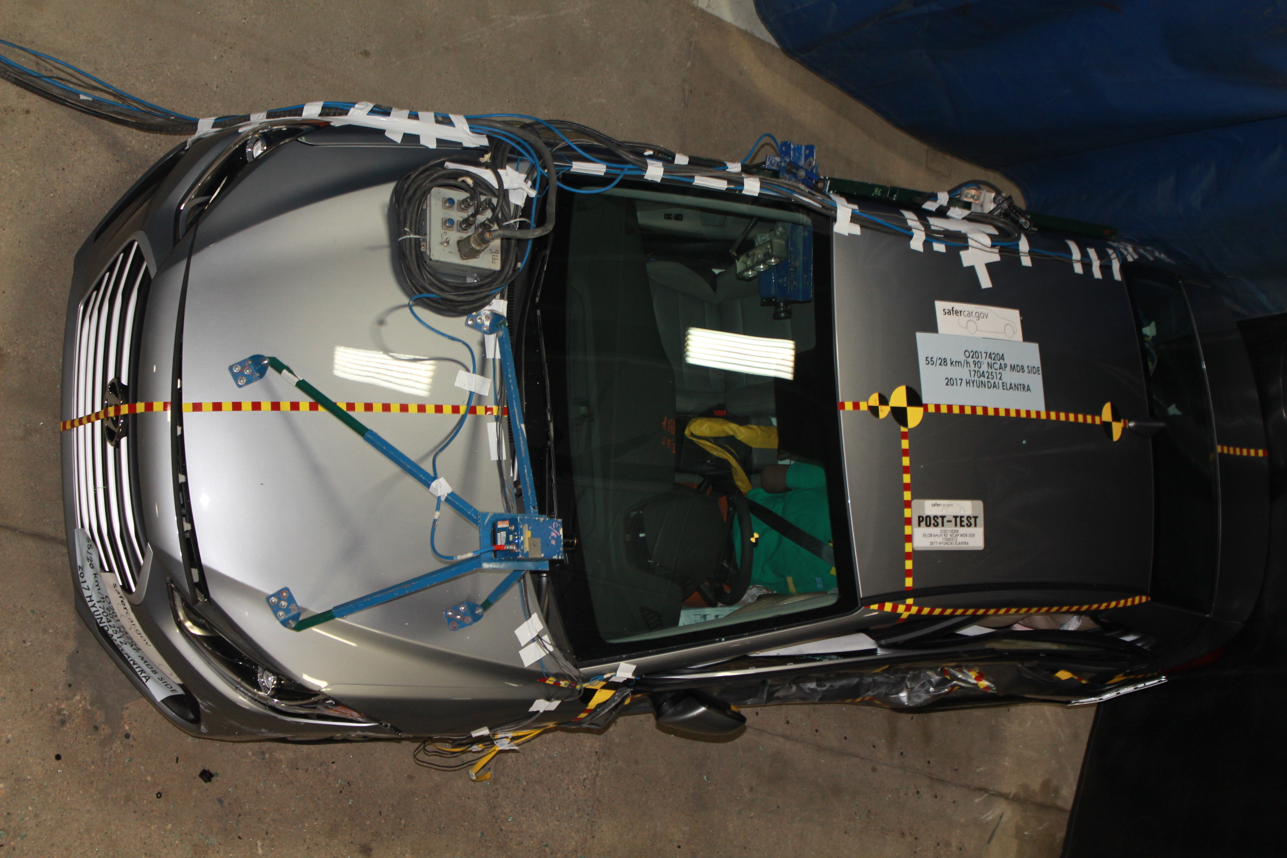 2017 HYUNDAI ELANTRA crash image 16