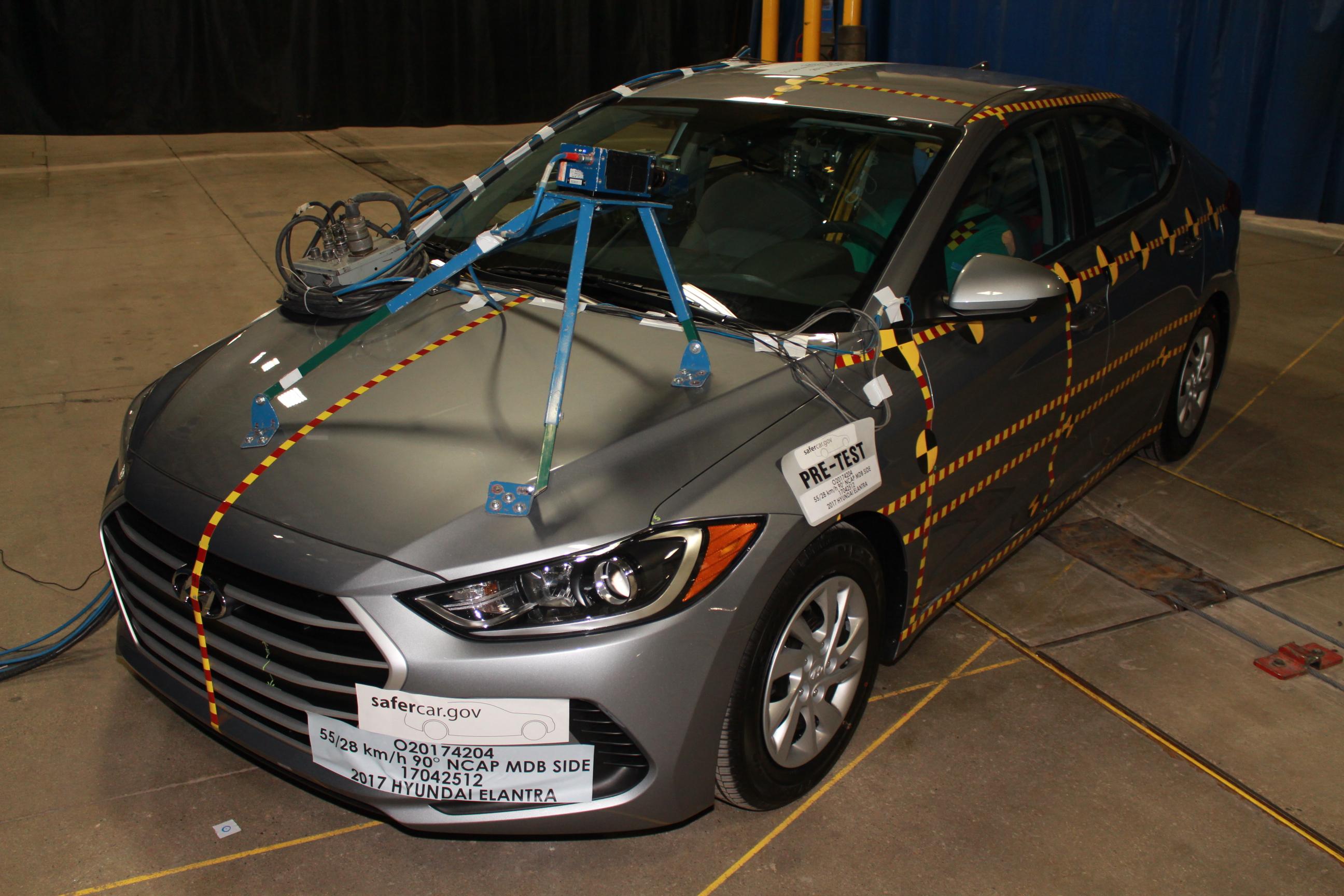 2017 HYUNDAI ELANTRA crash image 5
