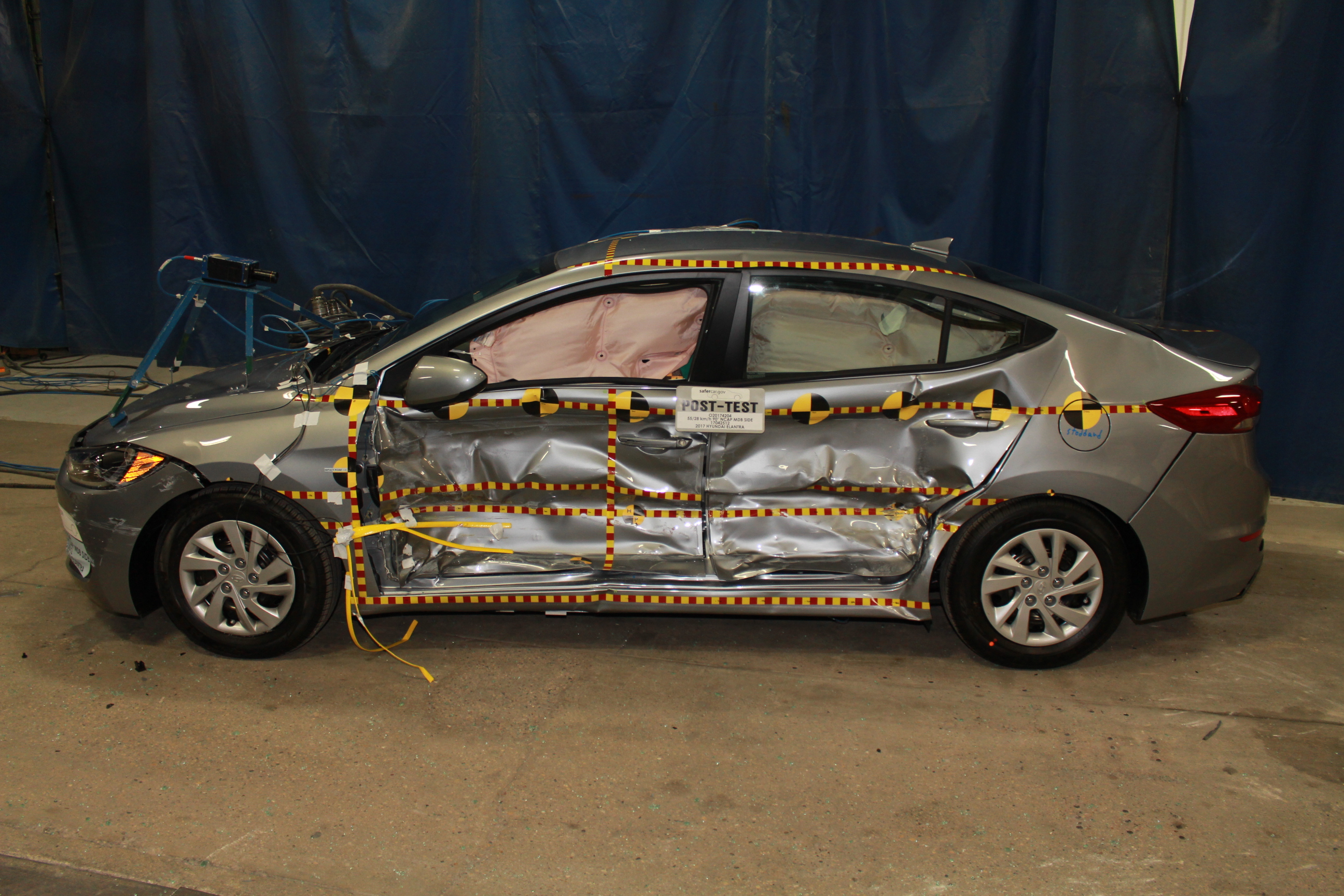 2017 HYUNDAI ELANTRA crash image 8