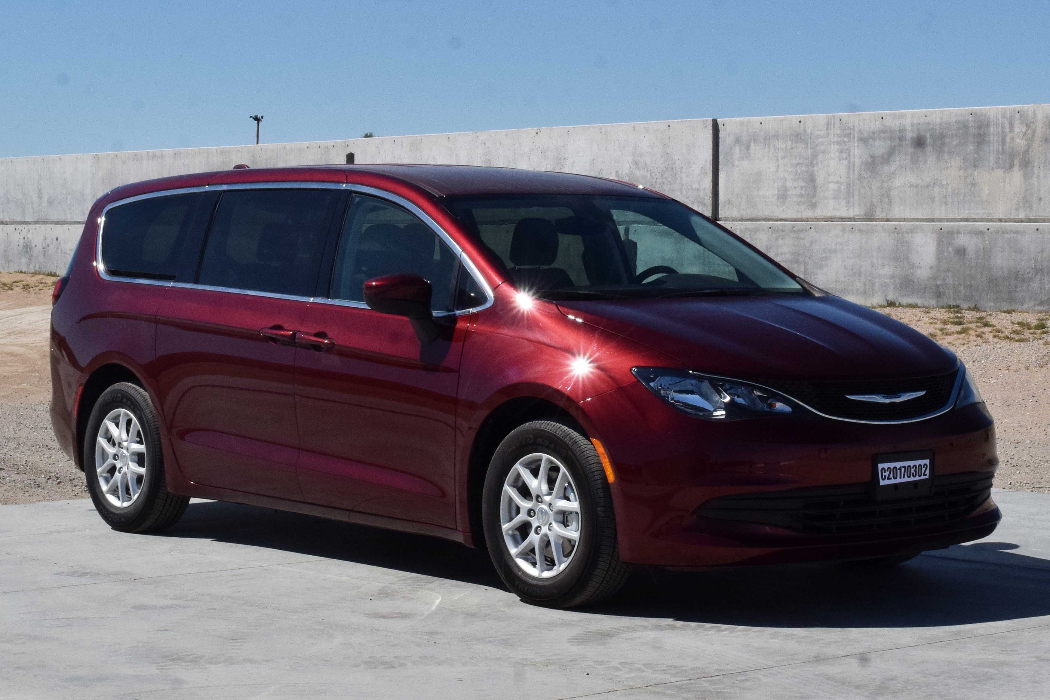 2017 CHRYSLER PACIFICA crash image