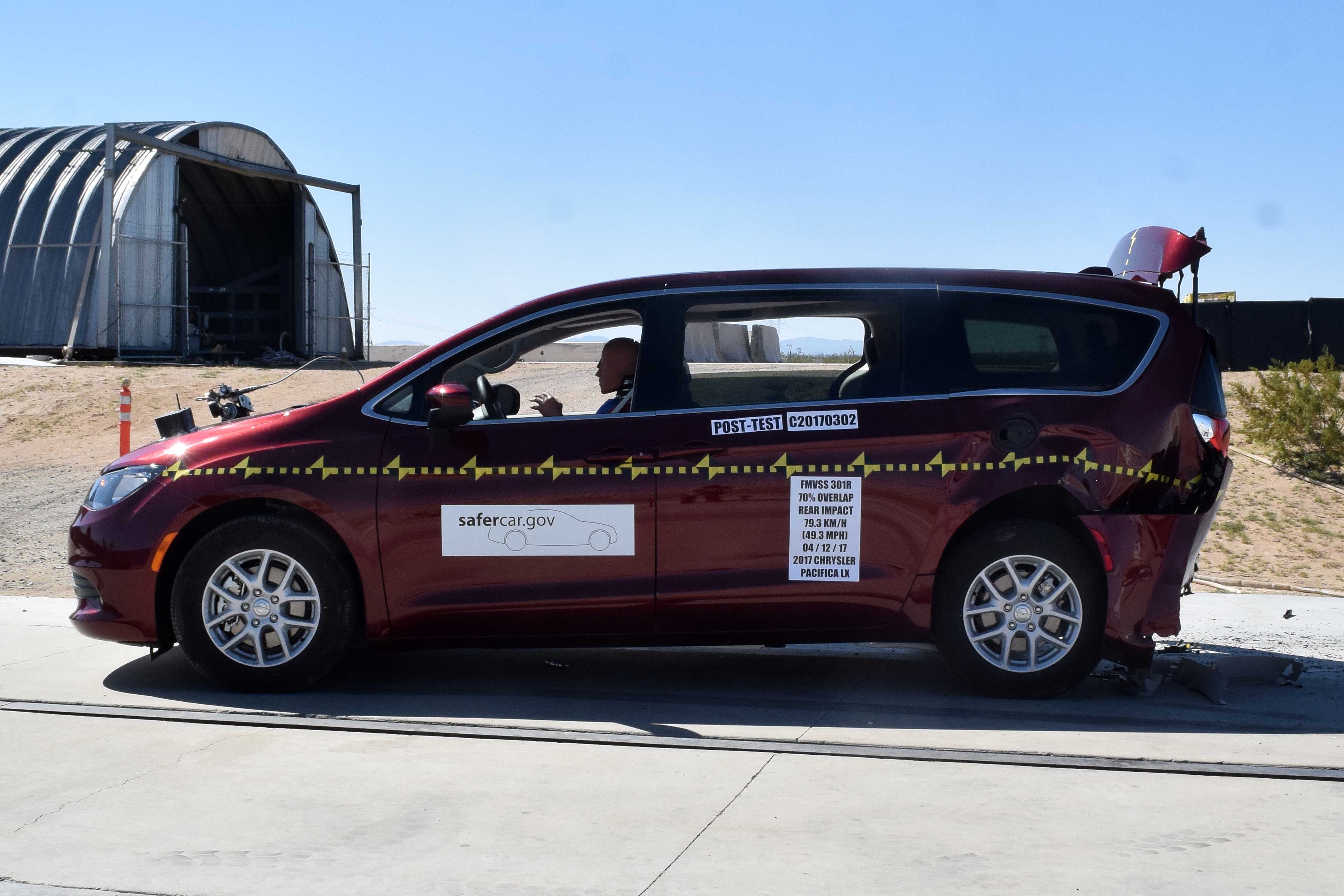 2017 CHRYSLER PACIFICA crash image 10