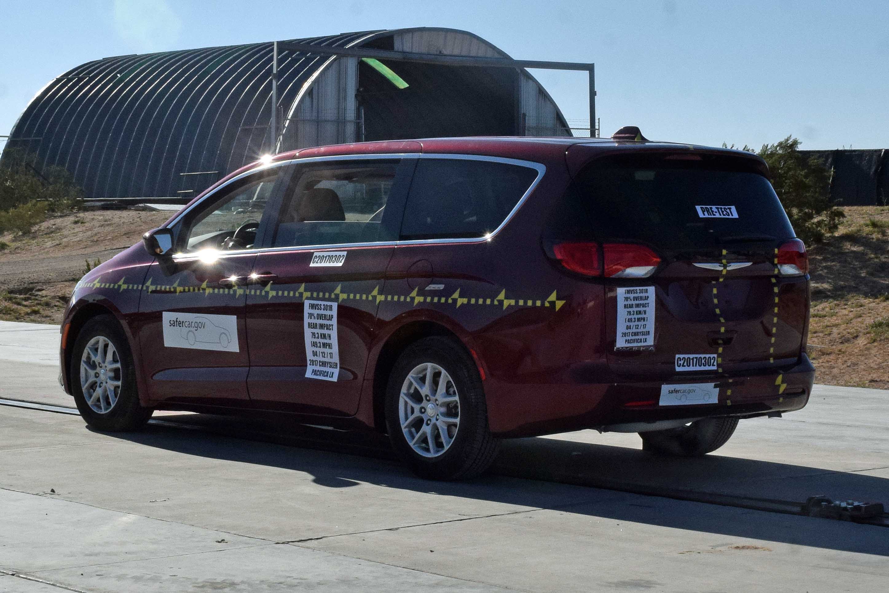 2017 CHRYSLER PACIFICA crash image 11