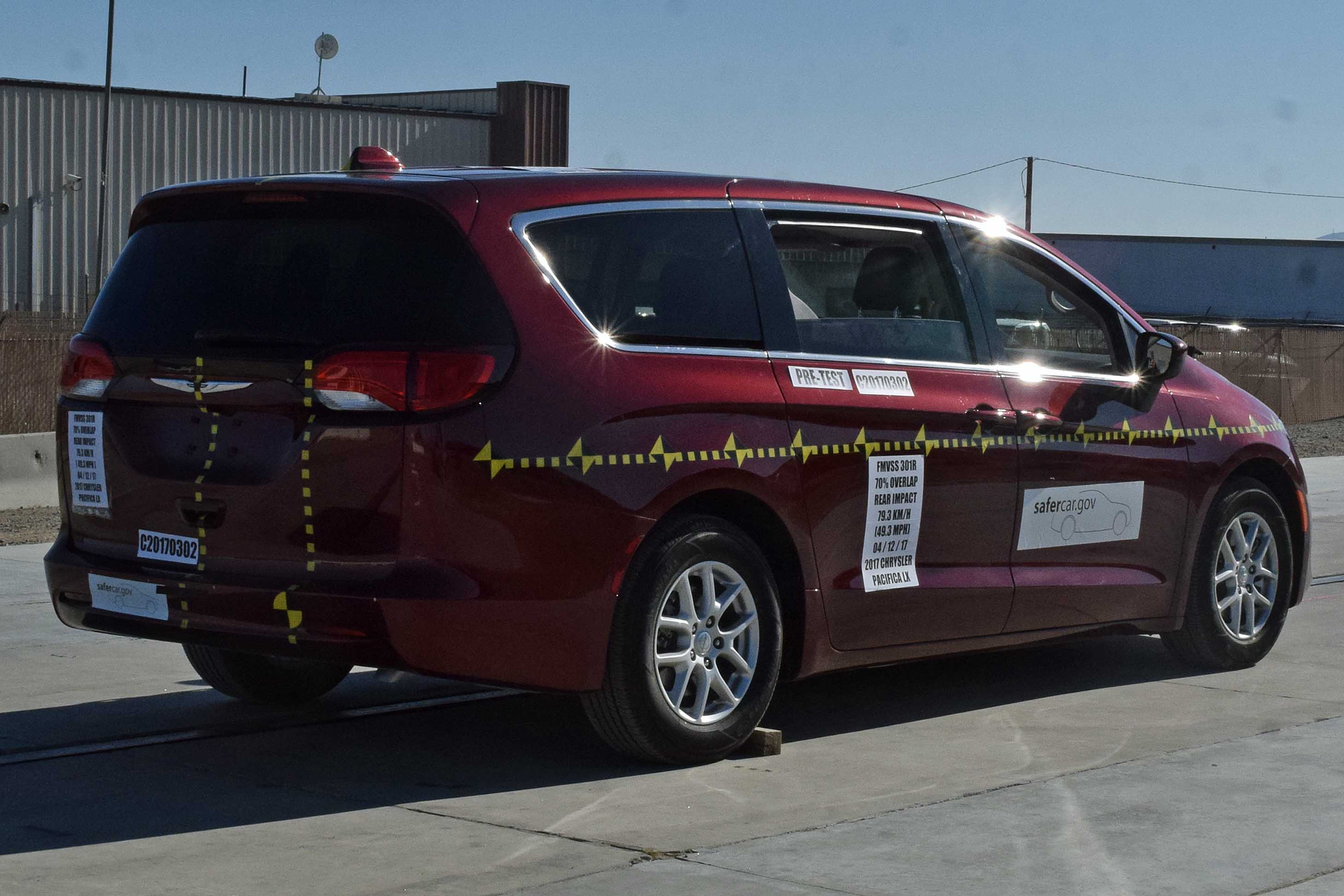 2017 CHRYSLER PACIFICA crash image 15